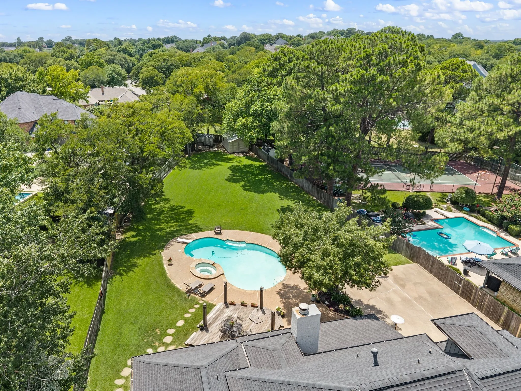 Single Family Residence For Sale in Tarrant County , 4102 Greenway Court, Colleyville, Texas 76034, 4 Bedroom, 4 Bathroom, 2 Garage spaces, 3,569 Sqft, built in 1981, mls#21318378, Real Estate Agent in Colleyville, Homes For Sale in Tarrant county, Homes For Sale in Colleyville, Realtor in Colleyville Texas, Real Estate Brokerage Independent Realty Texas, Luminita Cordes Realtor