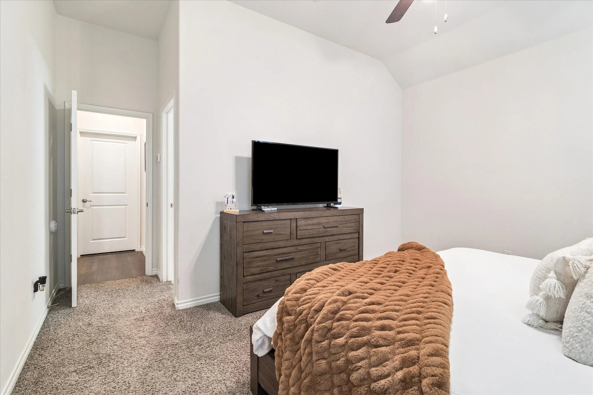 Single Family Residence For Sale in Denton County , 10330 Quail Pointe Road, Aubrey, Texas 76227, 3 Bedroom, 2 Bathroom, 2 Garage spaces, 1,523 Sqft, built in 2022, mls#21323987, Real Estate Agent in Aubrey, Homes For Sale in Denton county, Homes For Sale in Aubrey, Realtor in Aubrey Texas, Real Estate Brokerage Independent Realty Texas, Luminita Cordes Realtor