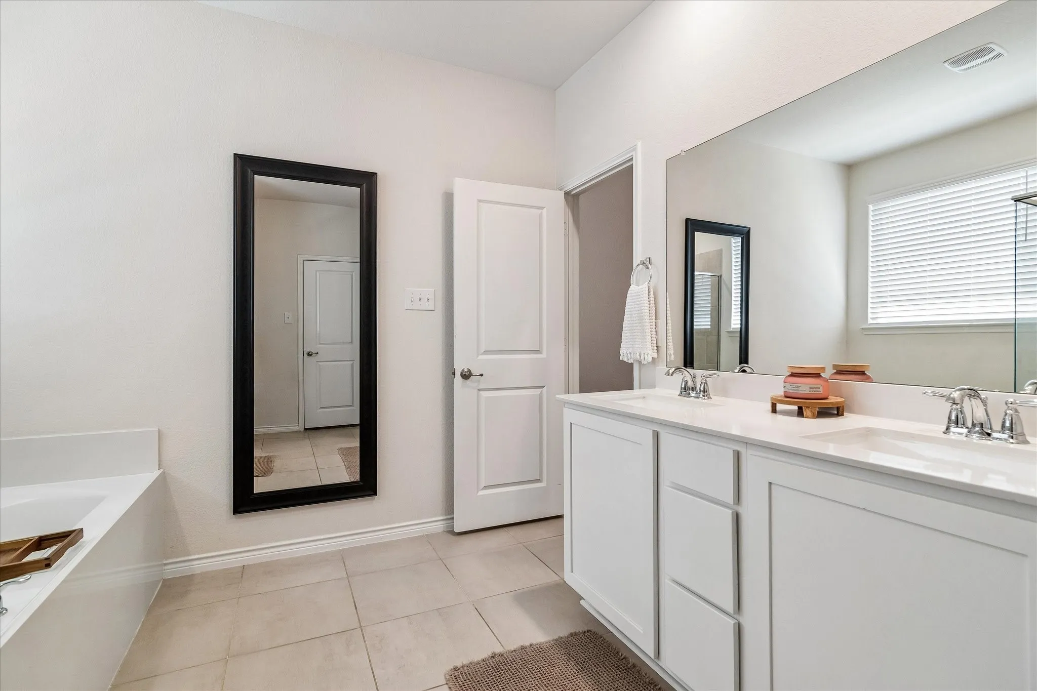Single Family Residence For Sale in Denton County , 10330 Quail Pointe Road, Aubrey, Texas 76227, 3 Bedroom, 2 Bathroom, 2 Garage spaces, 1,523 Sqft, built in 2022, mls#21323987, Real Estate Agent in Aubrey, Homes For Sale in Denton county, Homes For Sale in Aubrey, Realtor in Aubrey Texas, Real Estate Brokerage Independent Realty Texas, Luminita Cordes Realtor