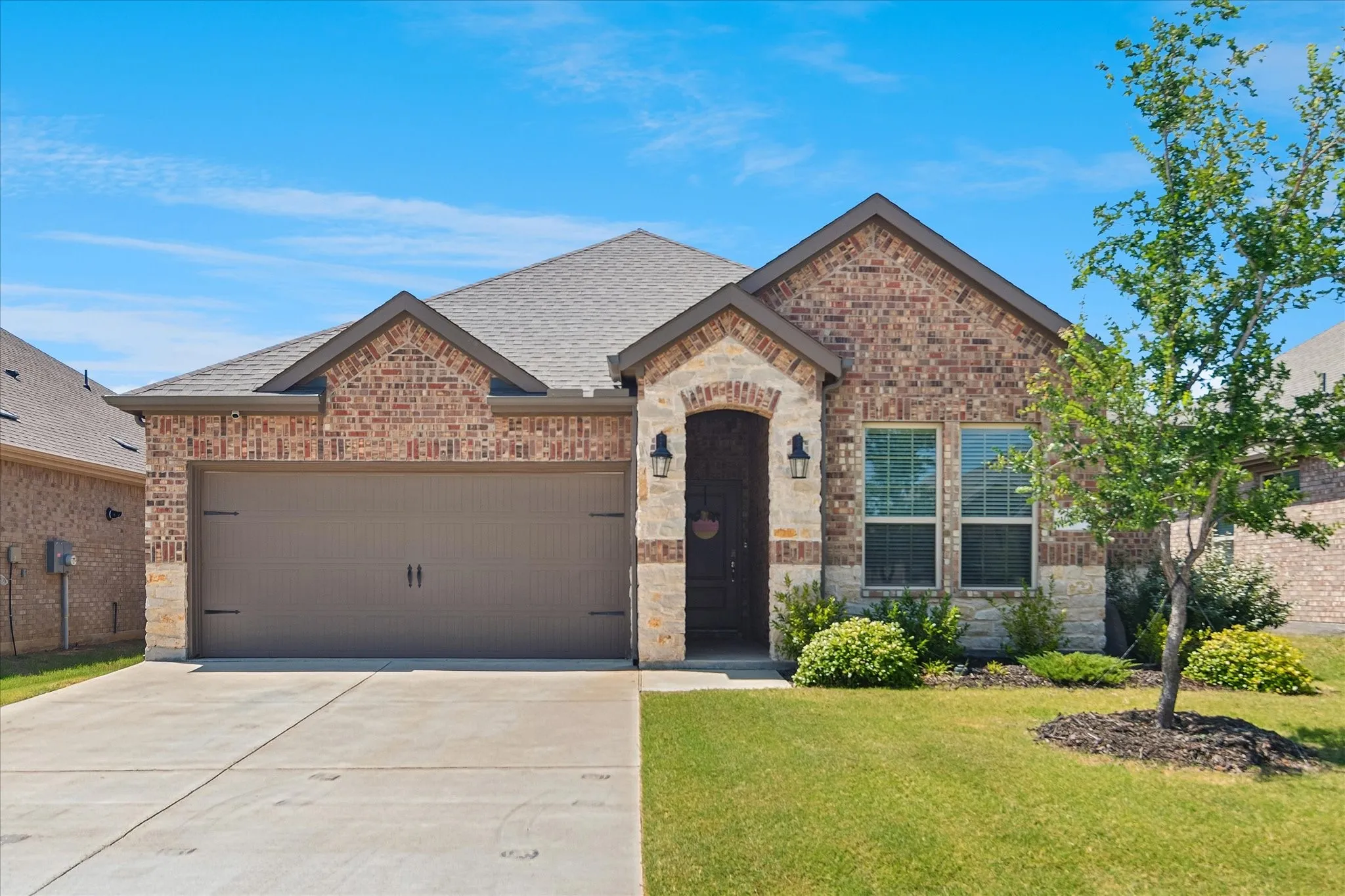 Single Family Residence For Sale in Denton County , 10330 Quail Pointe Road, Aubrey, Texas 76227, 3 Bedroom, 2 Bathroom, 2 Garage spaces, 1,523 Sqft, built in 2022, mls#21323987, Real Estate Agent in Aubrey, Homes For Sale in Denton county, Homes For Sale in Aubrey, Realtor in Aubrey Texas, Real Estate Brokerage Independent Realty Texas, Luminita Cordes Realtor