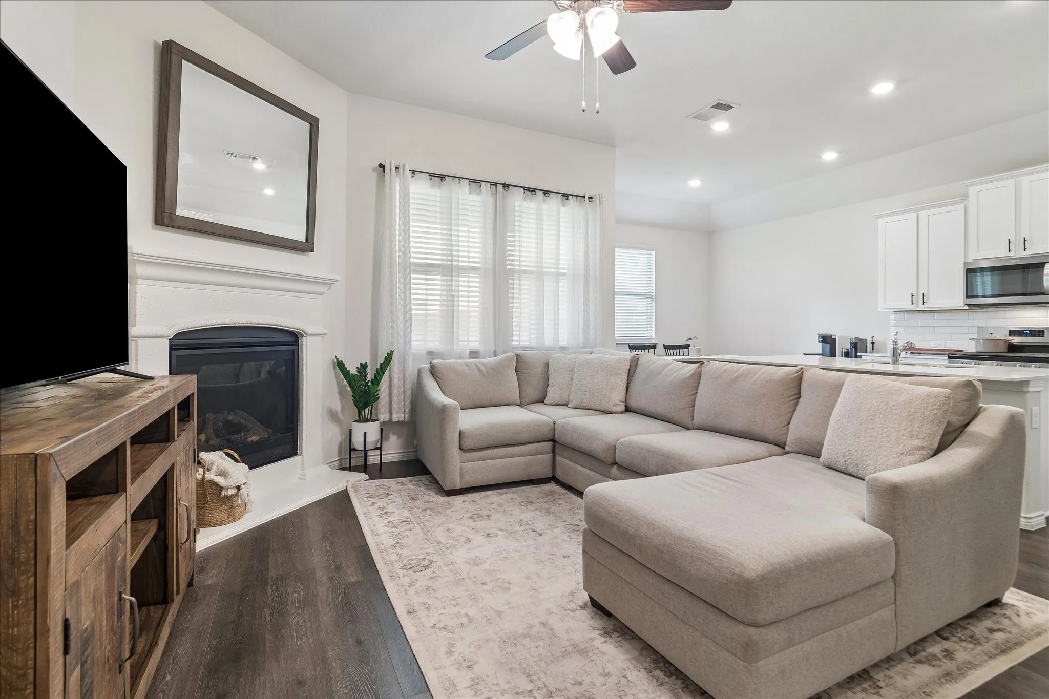 Single Family Residence For Sale in Denton County , 10330 Quail Pointe Road, Aubrey, Texas 76227, 3 Bedroom, 2 Bathroom, 2 Garage spaces, 1,523 Sqft, built in 2022, mls#21323987, Real Estate Agent in Aubrey, Homes For Sale in Denton county, Homes For Sale in Aubrey, Realtor in Aubrey Texas, Real Estate Brokerage Independent Realty Texas, Luminita Cordes Realtor