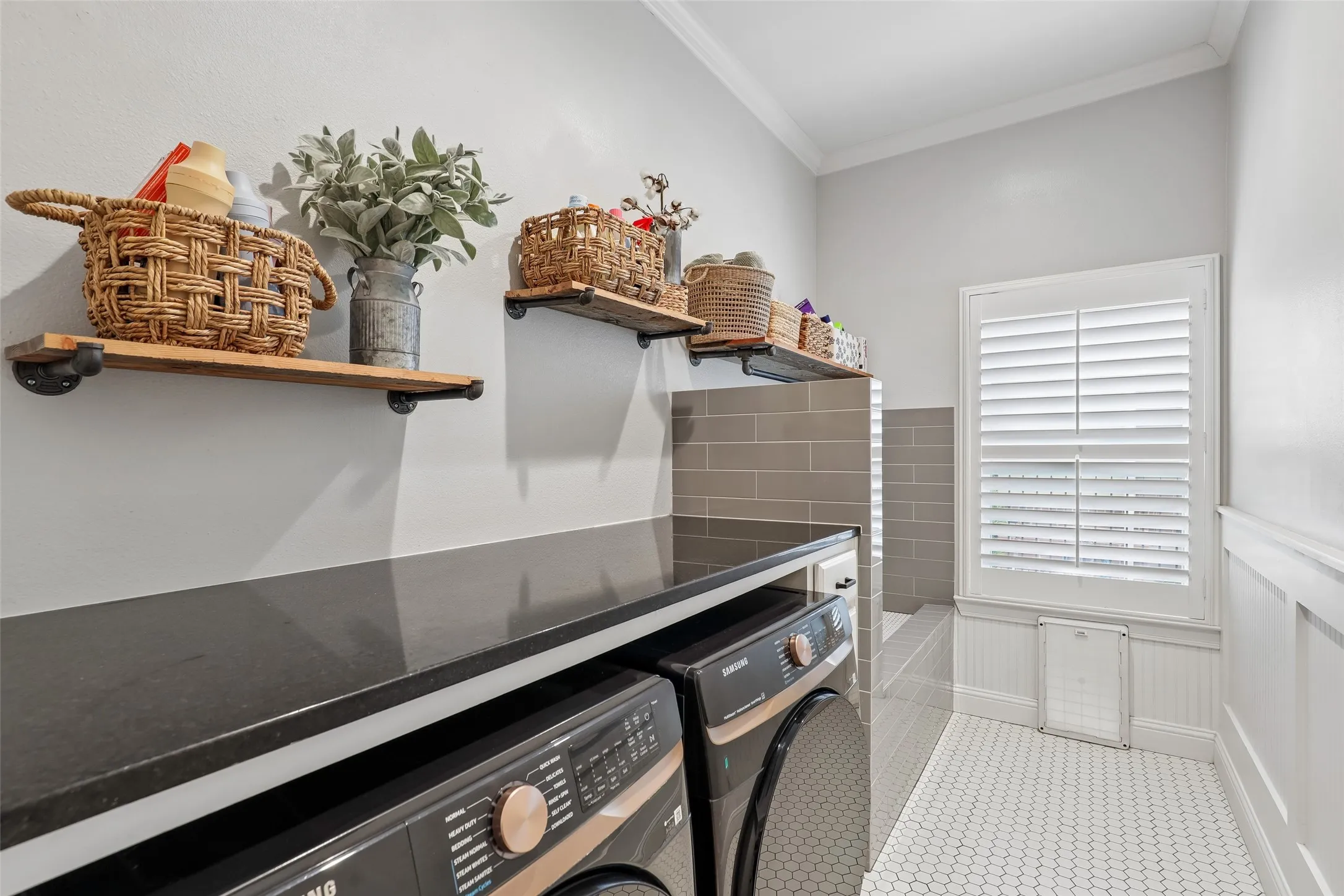 Single Family Residence For Sale in Rockwall County , 1020 Ivy Lane, Rockwall, Texas 75087, 4 Bedroom, 3 Bathroom, 2 Garage spaces, 3,274 Sqft, built in 2017, mls#21326966, Real Estate Agent in Rockwall, Homes For Sale in Rockwall county, Homes For Sale in Rockwall, Realtor in Rockwall Texas, Real Estate Brokerage Independent Realty Texas, Luminita Cordes Realtor