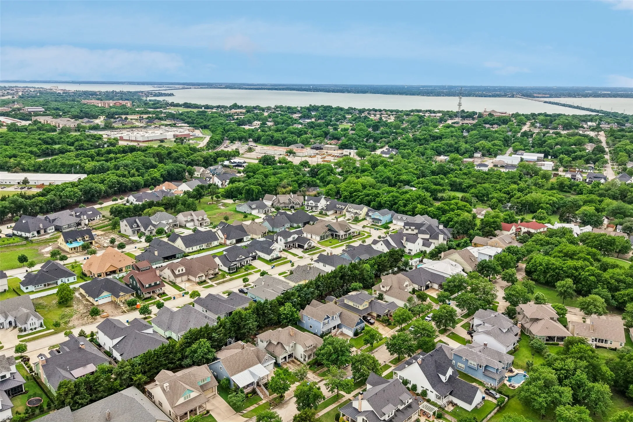 Single Family Residence For Sale in Rockwall County , 1020 Ivy Lane, Rockwall, Texas 75087, 4 Bedroom, 3 Bathroom, 2 Garage spaces, 3,274 Sqft, built in 2017, mls#21326966, Real Estate Agent in Rockwall, Homes For Sale in Rockwall county, Homes For Sale in Rockwall, Realtor in Rockwall Texas, Real Estate Brokerage Independent Realty Texas, Luminita Cordes Realtor