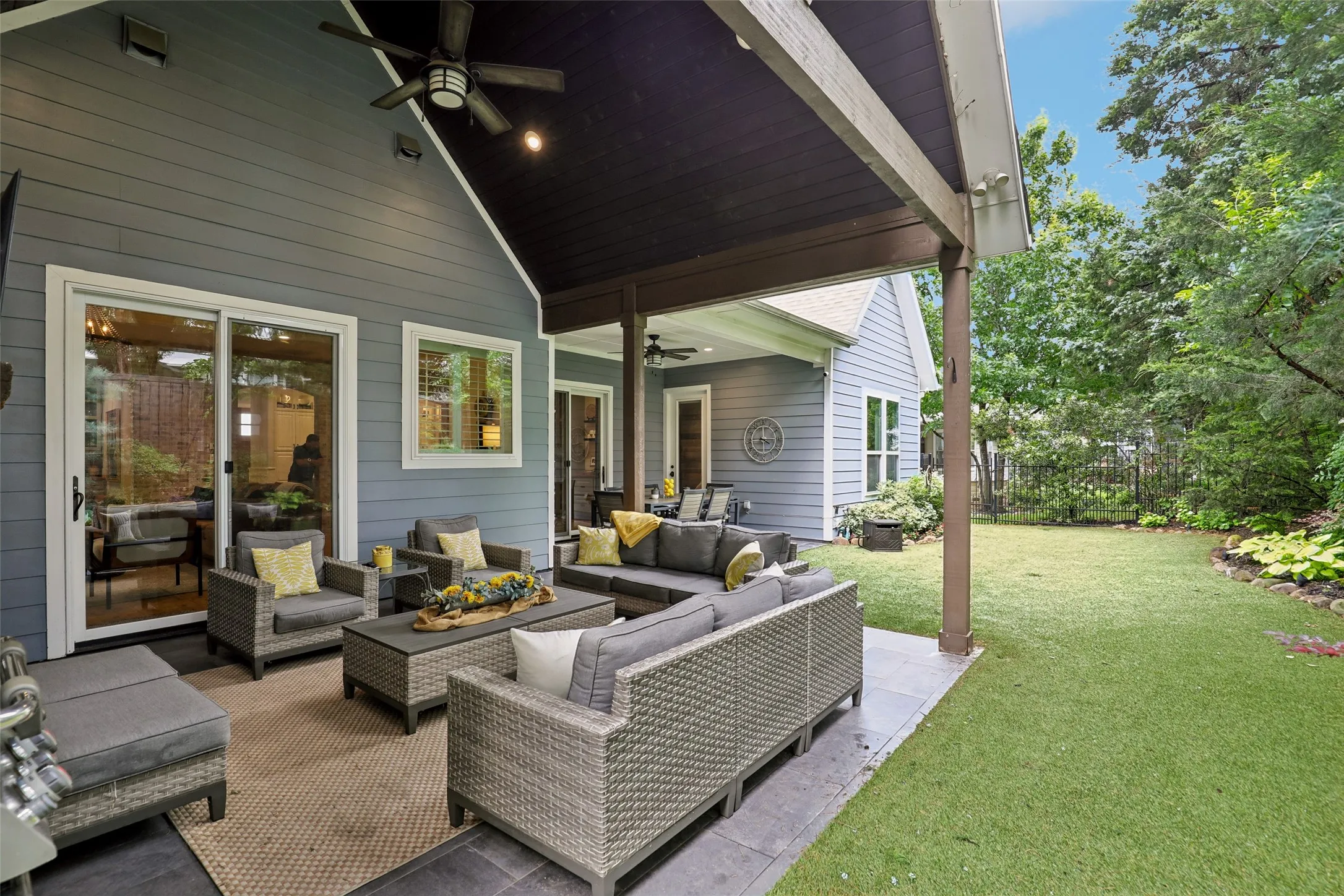 Single Family Residence For Sale in Rockwall County , 1020 Ivy Lane, Rockwall, Texas 75087, 4 Bedroom, 3 Bathroom, 2 Garage spaces, 3,274 Sqft, built in 2017, mls#21326966, Real Estate Agent in Rockwall, Homes For Sale in Rockwall county, Homes For Sale in Rockwall, Realtor in Rockwall Texas, Real Estate Brokerage Independent Realty Texas, Luminita Cordes Realtor
