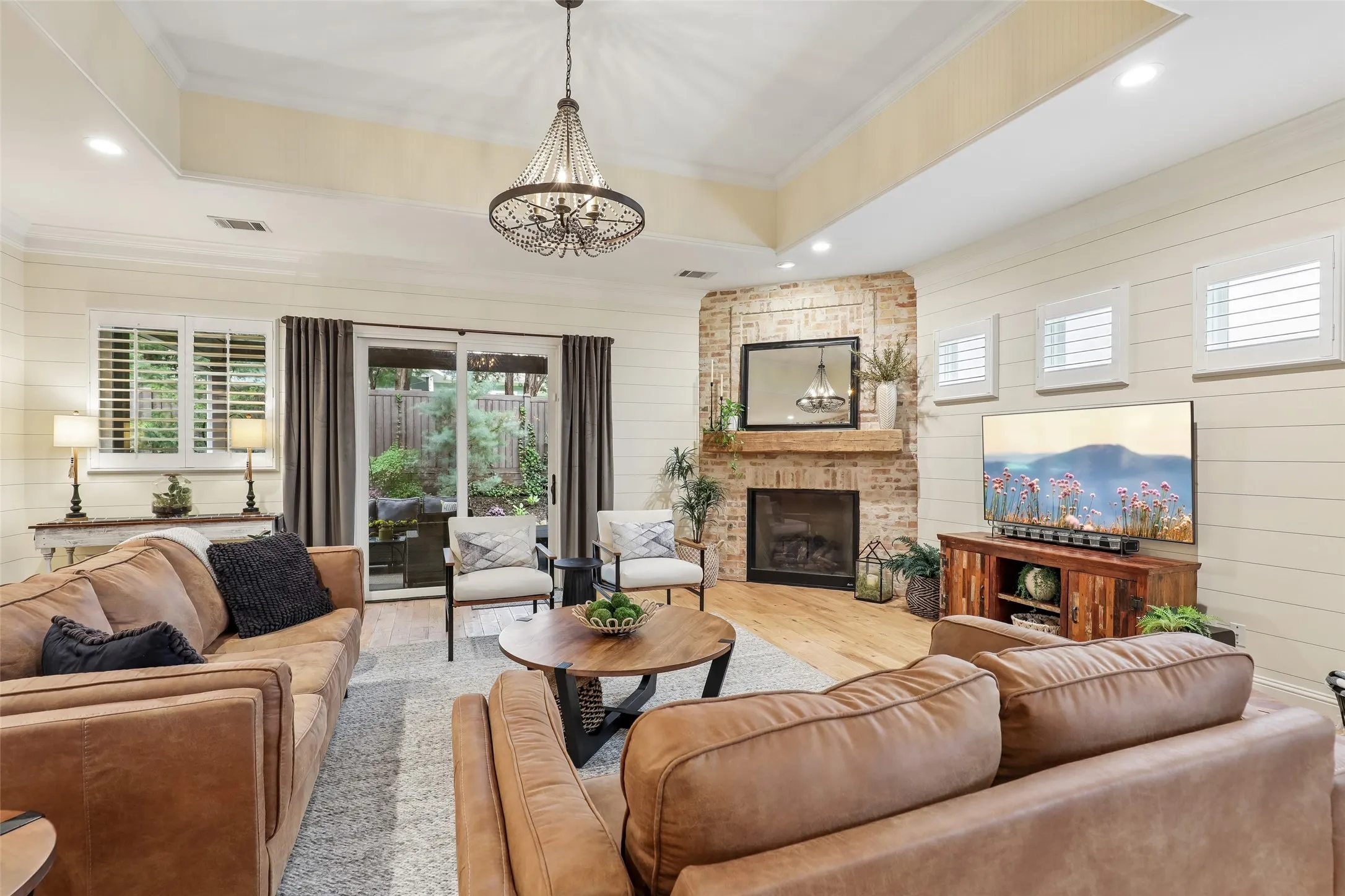 Single Family Residence For Sale in Rockwall County , 1020 Ivy Lane, Rockwall, Texas 75087, 4 Bedroom, 3 Bathroom, 2 Garage spaces, 3,274 Sqft, built in 2017, mls#21326966, Real Estate Agent in Rockwall, Homes For Sale in Rockwall county, Homes For Sale in Rockwall, Realtor in Rockwall Texas, Real Estate Brokerage Independent Realty Texas, Luminita Cordes Realtor