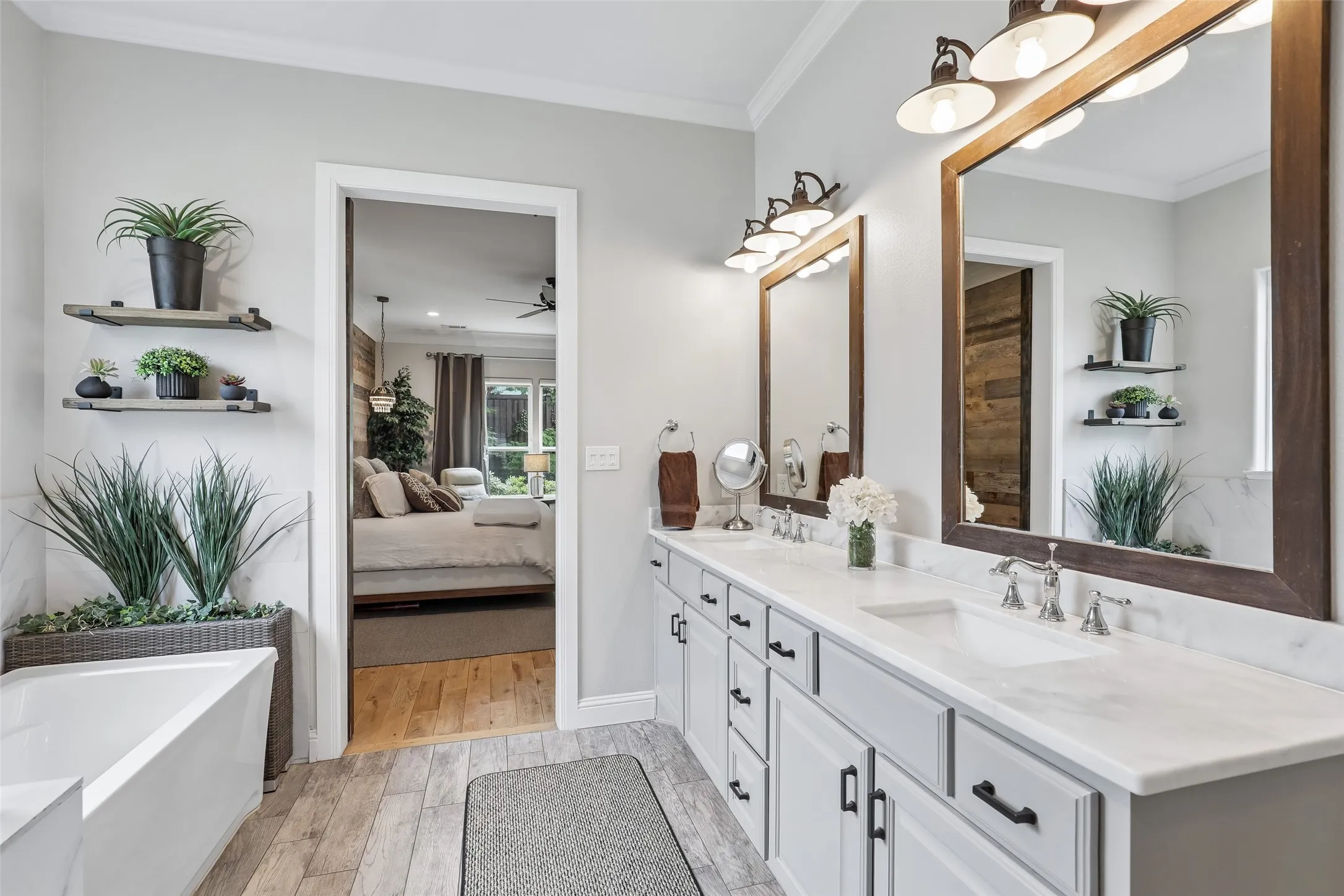 Single Family Residence For Sale in Rockwall County , 1020 Ivy Lane, Rockwall, Texas 75087, 4 Bedroom, 3 Bathroom, 2 Garage spaces, 3,274 Sqft, built in 2017, mls#21326966, Real Estate Agent in Rockwall, Homes For Sale in Rockwall county, Homes For Sale in Rockwall, Realtor in Rockwall Texas, Real Estate Brokerage Independent Realty Texas, Luminita Cordes Realtor