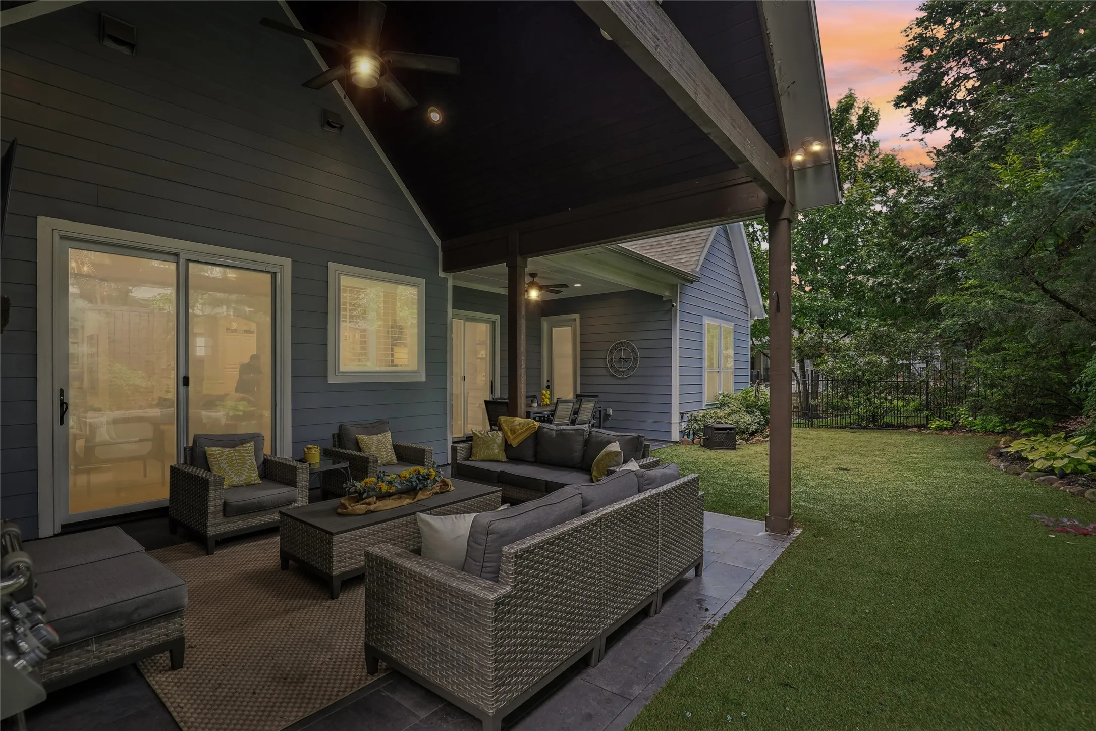 Single Family Residence For Sale in Rockwall County , 1020 Ivy Lane, Rockwall, Texas 75087, 4 Bedroom, 3 Bathroom, 2 Garage spaces, 3,274 Sqft, built in 2017, mls#21326966, Real Estate Agent in Rockwall, Homes For Sale in Rockwall county, Homes For Sale in Rockwall, Realtor in Rockwall Texas, Real Estate Brokerage Independent Realty Texas, Luminita Cordes Realtor