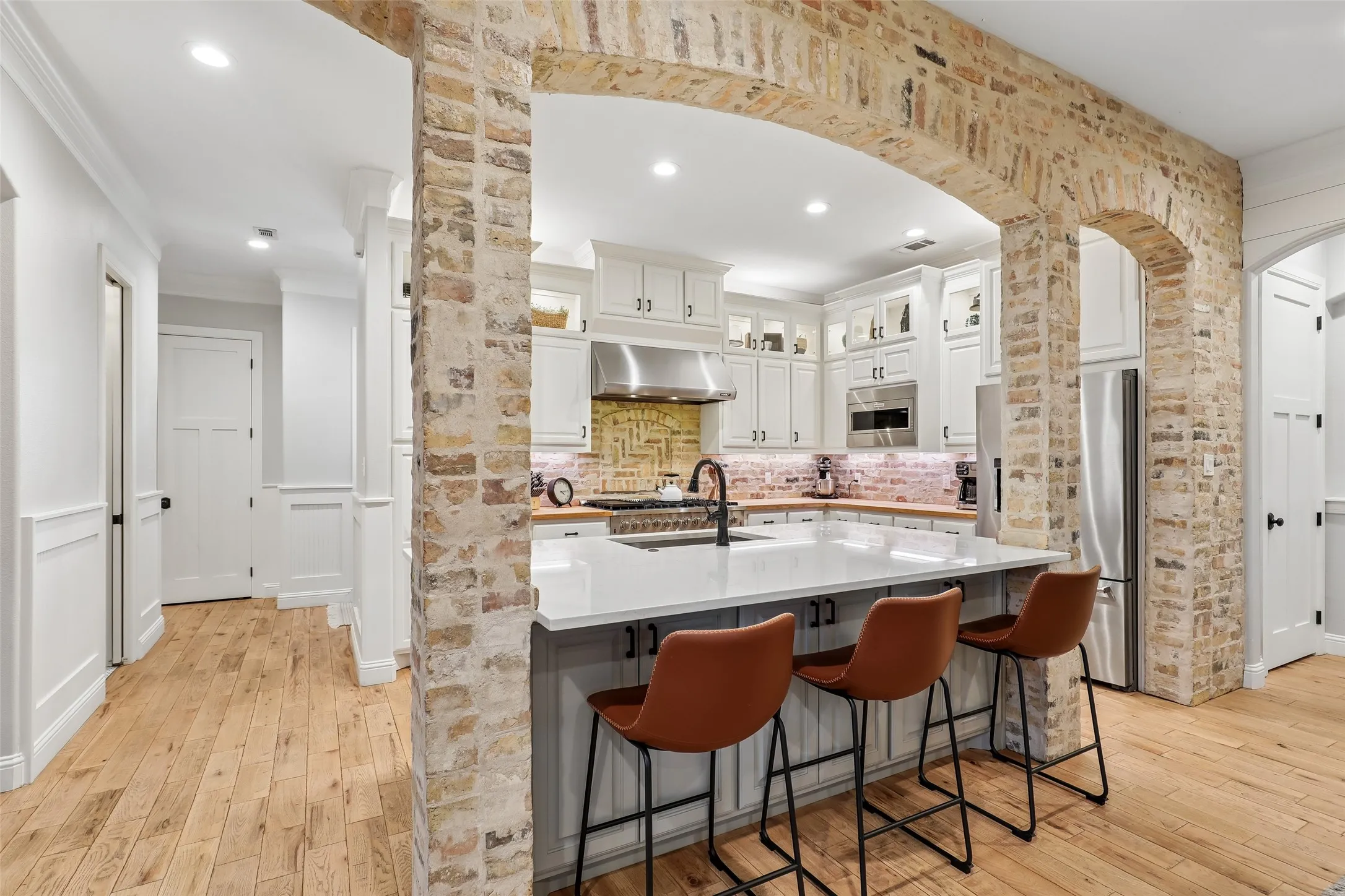 Single Family Residence For Sale in Rockwall County , 1020 Ivy Lane, Rockwall, Texas 75087, 4 Bedroom, 3 Bathroom, 2 Garage spaces, 3,274 Sqft, built in 2017, mls#21326966, Real Estate Agent in Rockwall, Homes For Sale in Rockwall county, Homes For Sale in Rockwall, Realtor in Rockwall Texas, Real Estate Brokerage Independent Realty Texas, Luminita Cordes Realtor