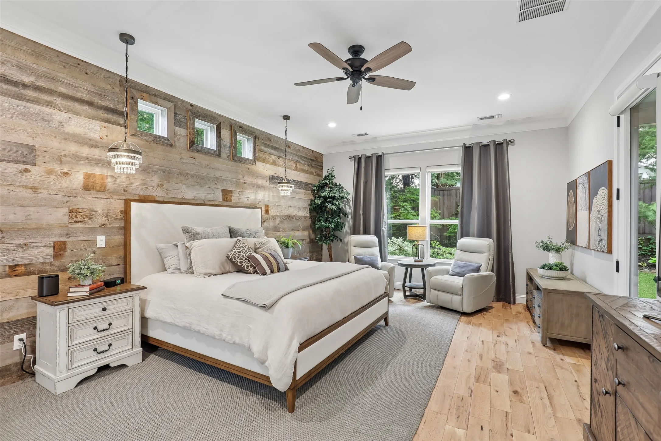 Single Family Residence For Sale in Rockwall County , 1020 Ivy Lane, Rockwall, Texas 75087, 4 Bedroom, 3 Bathroom, 2 Garage spaces, 3,274 Sqft, built in 2017, mls#21326966, Real Estate Agent in Rockwall, Homes For Sale in Rockwall county, Homes For Sale in Rockwall, Realtor in Rockwall Texas, Real Estate Brokerage Independent Realty Texas, Luminita Cordes Realtor