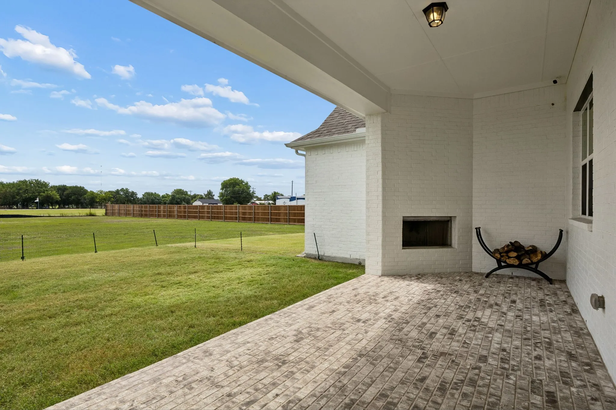 Single Family Residence For Sale in Ellis County , 1751 Blackfoot Parkway, Waxahachie, Texas 75165, 4 Bedroom, 3 Bathroom, 3 Garage spaces, 3,132 Sqft, built in 2024, mls#21322775, Real Estate Agent in Waxahachie, Homes For Sale in Ellis county, Homes For Sale in Waxahachie, Realtor in Waxahachie Texas, Real Estate Brokerage Independent Realty Texas, Luminita Cordes Realtor