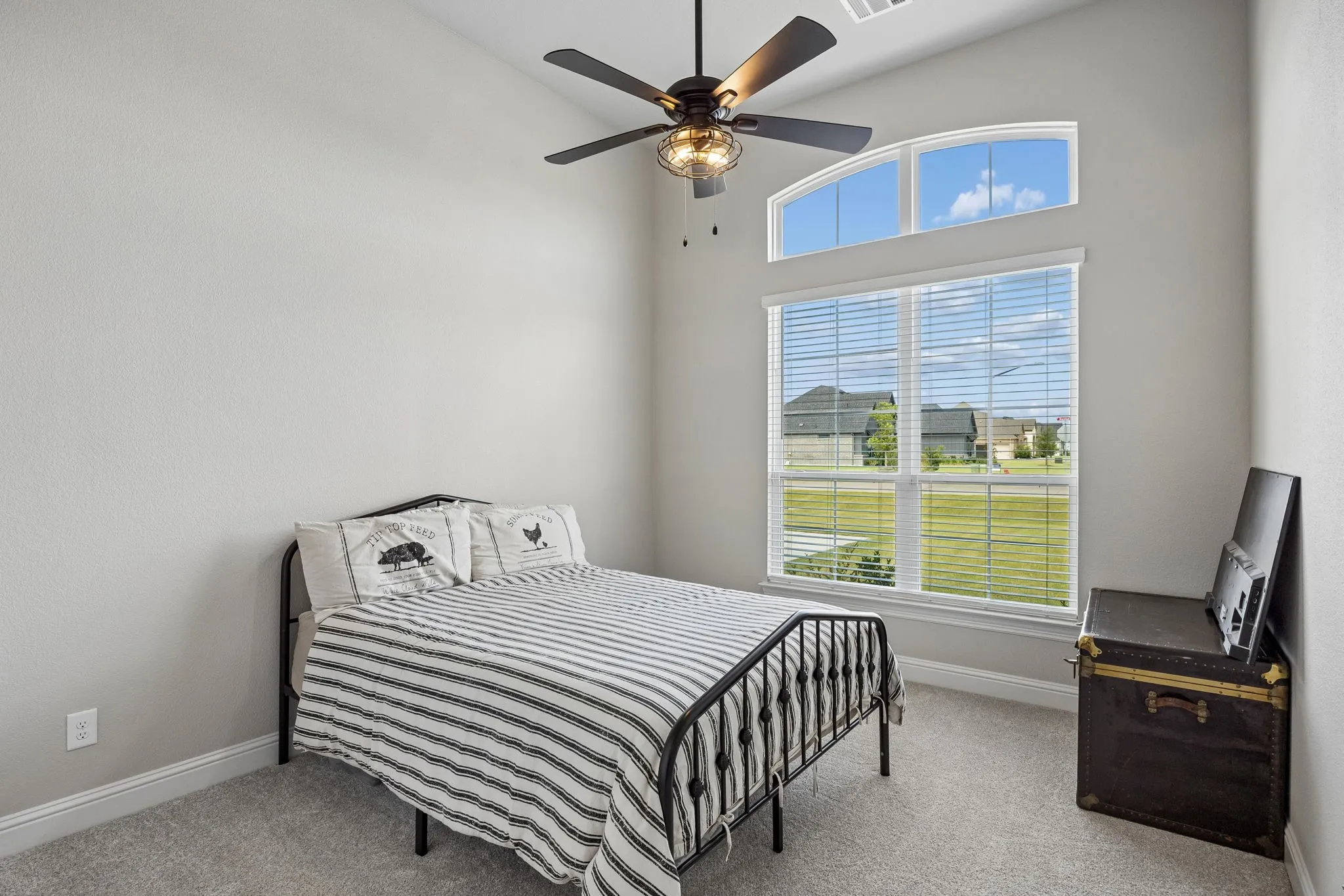Single Family Residence For Sale in Ellis County , 1751 Blackfoot Parkway, Waxahachie, Texas 75165, 4 Bedroom, 3 Bathroom, 3 Garage spaces, 3,132 Sqft, built in 2024, mls#21322775, Real Estate Agent in Waxahachie, Homes For Sale in Ellis county, Homes For Sale in Waxahachie, Realtor in Waxahachie Texas, Real Estate Brokerage Independent Realty Texas, Luminita Cordes Realtor