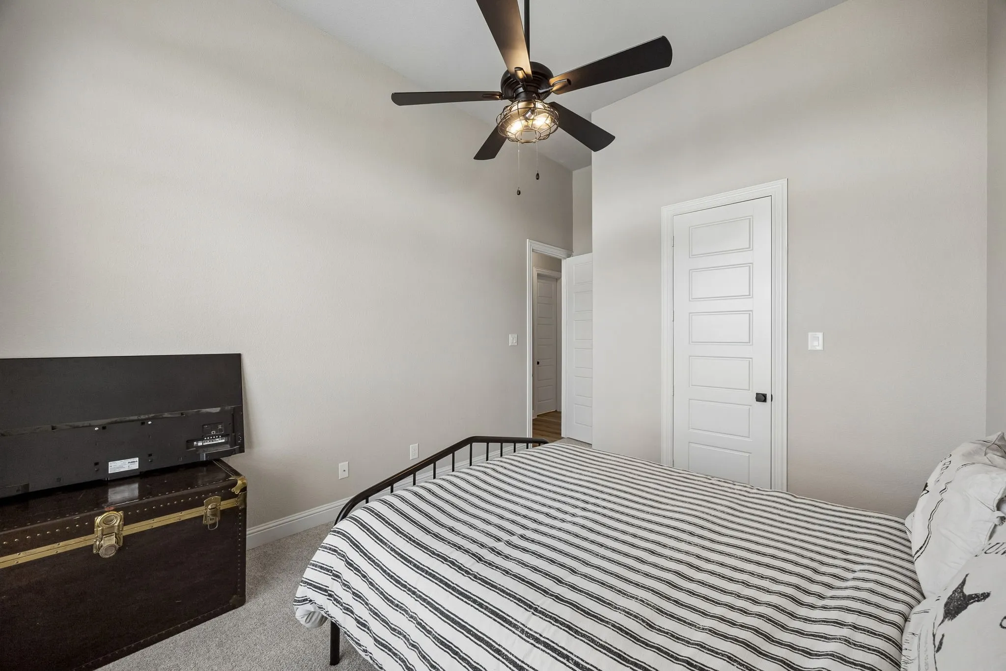 Single Family Residence For Sale in Ellis County , 1751 Blackfoot Parkway, Waxahachie, Texas 75165, 4 Bedroom, 3 Bathroom, 3 Garage spaces, 3,132 Sqft, built in 2024, mls#21322775, Real Estate Agent in Waxahachie, Homes For Sale in Ellis county, Homes For Sale in Waxahachie, Realtor in Waxahachie Texas, Real Estate Brokerage Independent Realty Texas, Luminita Cordes Realtor