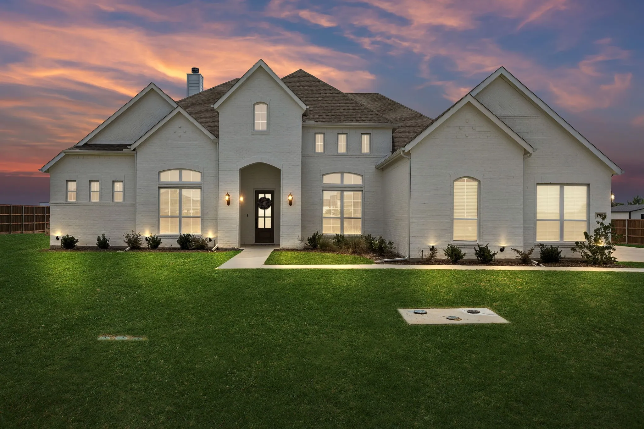 Single Family Residence For Sale in Ellis County , 1751 Blackfoot Parkway, Waxahachie, Texas 75165, 4 Bedroom, 3 Bathroom, 3 Garage spaces, 3,132 Sqft, built in 2024, mls#21322775, Real Estate Agent in Waxahachie, Homes For Sale in Ellis county, Homes For Sale in Waxahachie, Realtor in Waxahachie Texas, Real Estate Brokerage Independent Realty Texas, Luminita Cordes Realtor