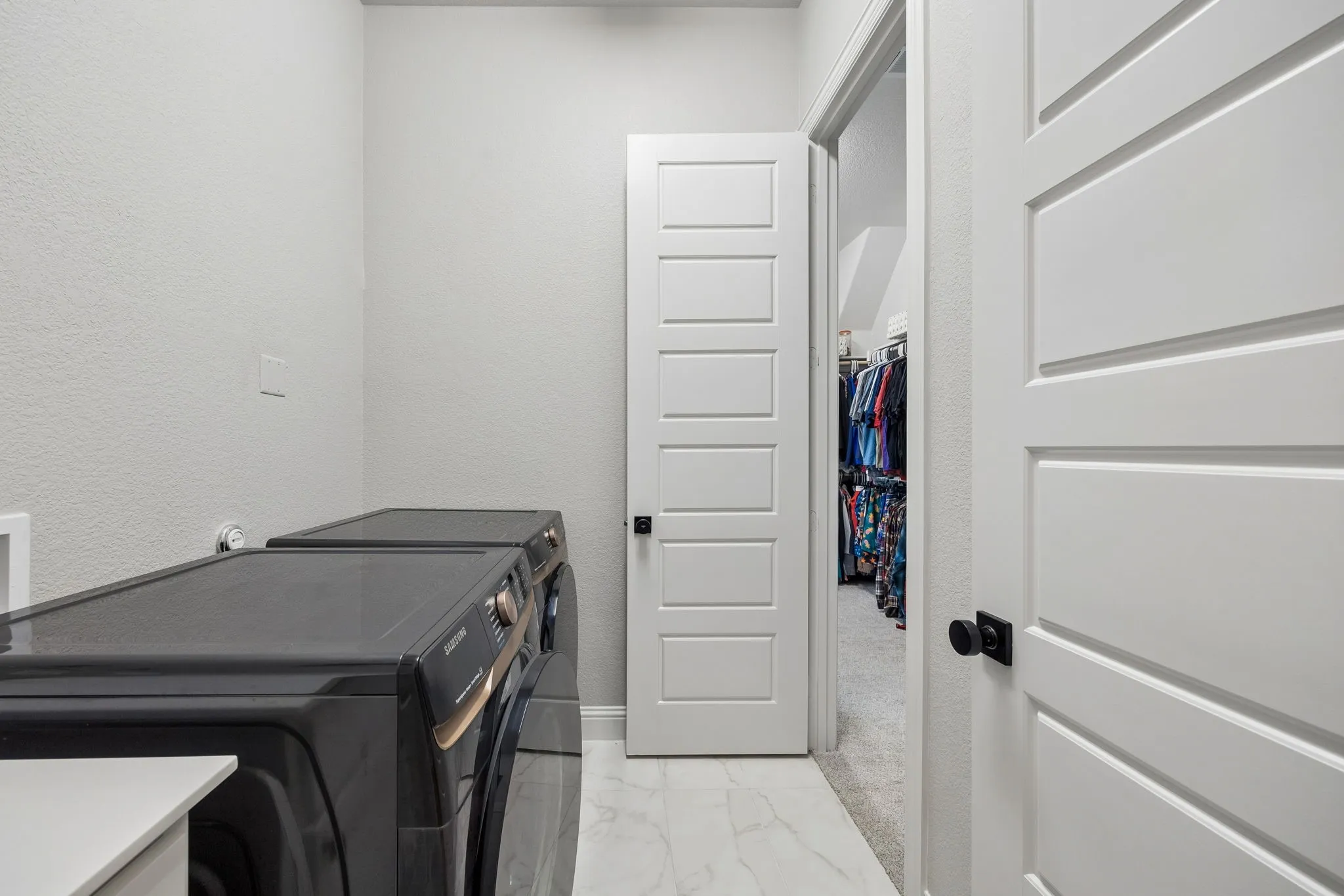 Single Family Residence For Sale in Ellis County , 1751 Blackfoot Parkway, Waxahachie, Texas 75165, 4 Bedroom, 3 Bathroom, 3 Garage spaces, 3,132 Sqft, built in 2024, mls#21322775, Real Estate Agent in Waxahachie, Homes For Sale in Ellis county, Homes For Sale in Waxahachie, Realtor in Waxahachie Texas, Real Estate Brokerage Independent Realty Texas, Luminita Cordes Realtor