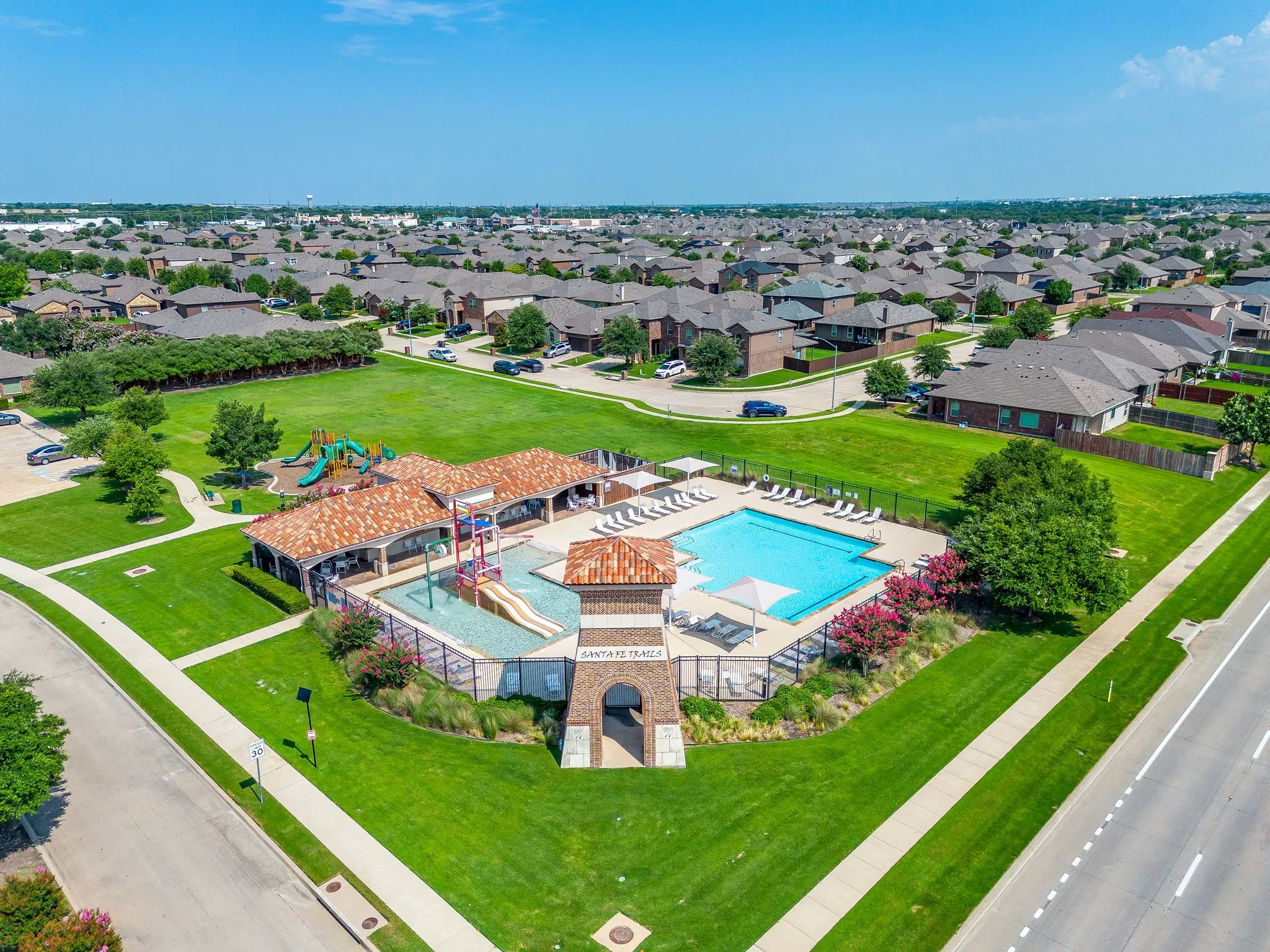 Single Family Residence For Sale in Tarrant County , 1817 Potrillo Lane, Fort Worth, Texas 76131, 4 Bedroom, 3 Bathroom, 2 Garage spaces, 2,355 Sqft, built in 2013, mls#21327283, Real Estate Agent in Fort Worth, Homes For Sale in Tarrant county, Homes For Sale in Fort Worth, Realtor in Fort Worth Texas, Real Estate Brokerage Independent Realty Texas, Luminita Cordes Realtor