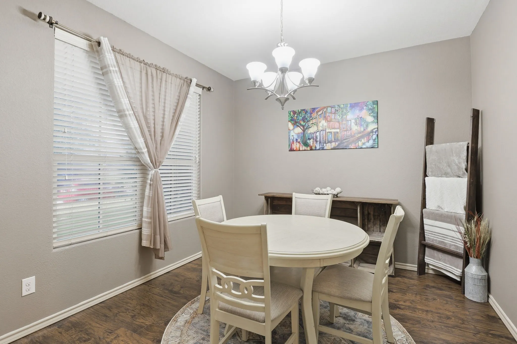 Single Family Residence For Sale in Tarrant County , 1817 Potrillo Lane, Fort Worth, Texas 76131, 4 Bedroom, 3 Bathroom, 2 Garage spaces, 2,355 Sqft, built in 2013, mls#21327283, Real Estate Agent in Fort Worth, Homes For Sale in Tarrant county, Homes For Sale in Fort Worth, Realtor in Fort Worth Texas, Real Estate Brokerage Independent Realty Texas, Luminita Cordes Realtor
