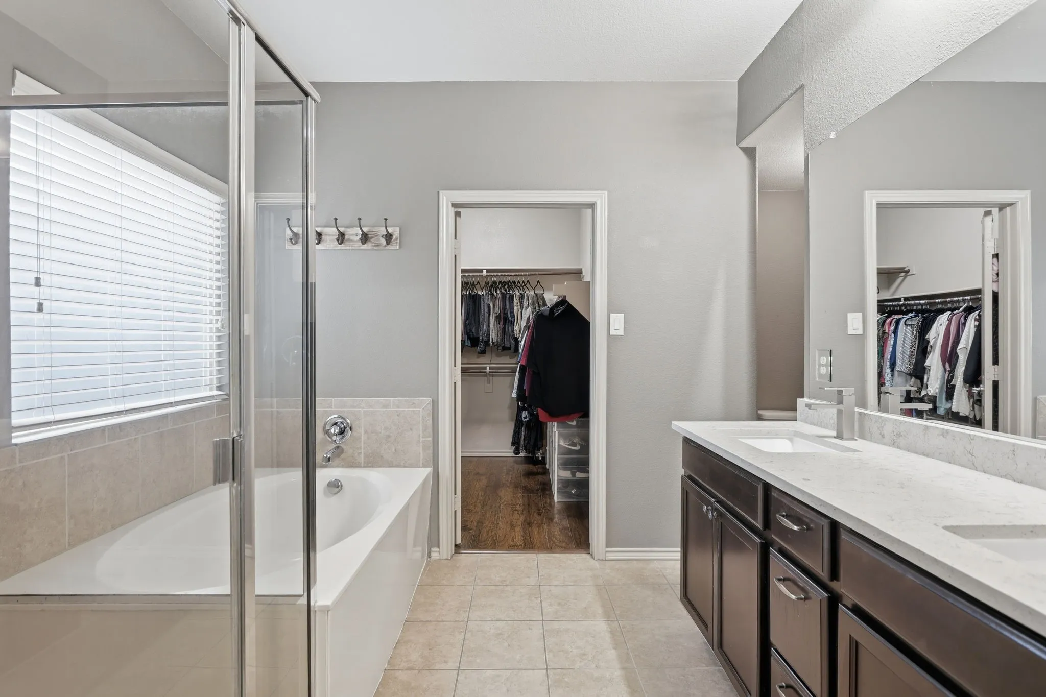 Single Family Residence For Sale in Tarrant County , 1817 Potrillo Lane, Fort Worth, Texas 76131, 4 Bedroom, 3 Bathroom, 2 Garage spaces, 2,355 Sqft, built in 2013, mls#21327283, Real Estate Agent in Fort Worth, Homes For Sale in Tarrant county, Homes For Sale in Fort Worth, Realtor in Fort Worth Texas, Real Estate Brokerage Independent Realty Texas, Luminita Cordes Realtor