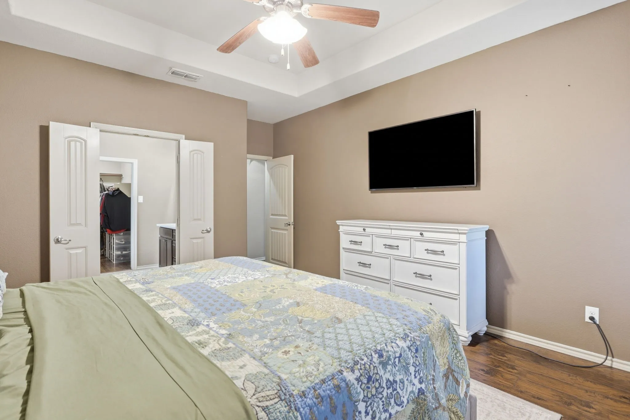 Single Family Residence For Sale in Tarrant County , 1817 Potrillo Lane, Fort Worth, Texas 76131, 4 Bedroom, 3 Bathroom, 2 Garage spaces, 2,355 Sqft, built in 2013, mls#21327283, Real Estate Agent in Fort Worth, Homes For Sale in Tarrant county, Homes For Sale in Fort Worth, Realtor in Fort Worth Texas, Real Estate Brokerage Independent Realty Texas, Luminita Cordes Realtor