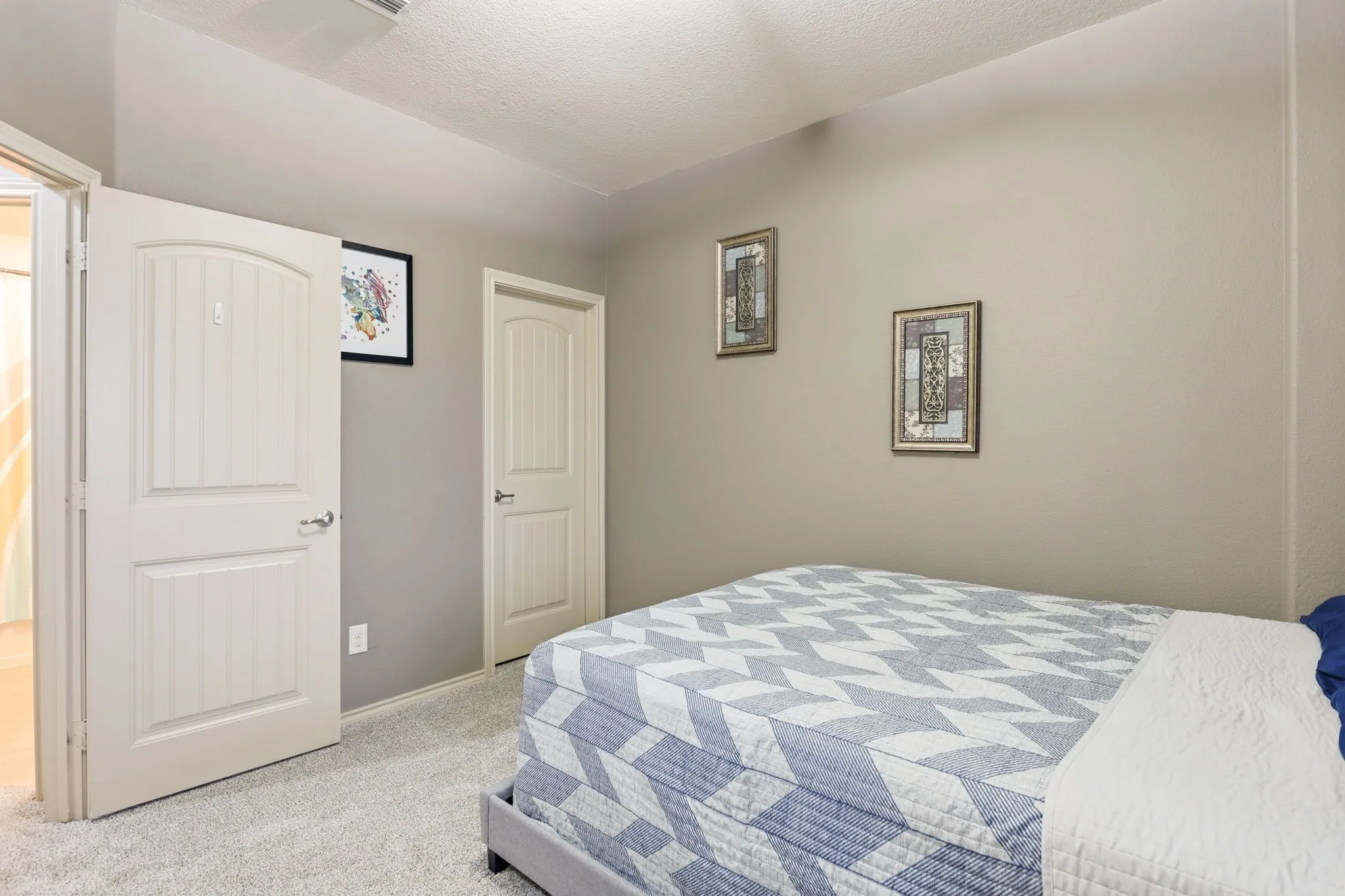 Single Family Residence For Sale in Tarrant County , 1817 Potrillo Lane, Fort Worth, Texas 76131, 4 Bedroom, 3 Bathroom, 2 Garage spaces, 2,355 Sqft, built in 2013, mls#21327283, Real Estate Agent in Fort Worth, Homes For Sale in Tarrant county, Homes For Sale in Fort Worth, Realtor in Fort Worth Texas, Real Estate Brokerage Independent Realty Texas, Luminita Cordes Realtor