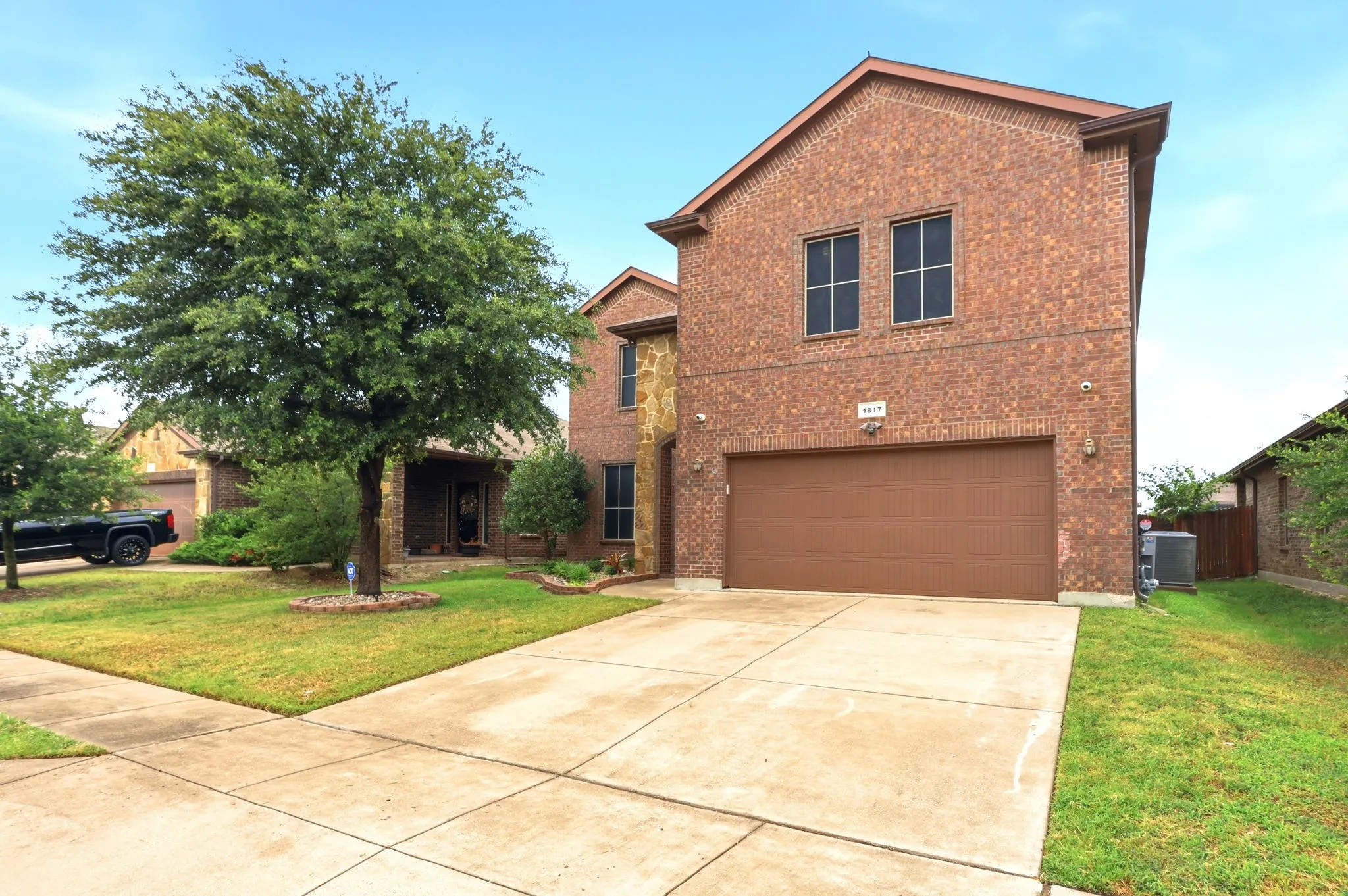 Single Family Residence For Sale in Tarrant County , 1817 Potrillo Lane, Fort Worth, Texas 76131, 4 Bedroom, 3 Bathroom, 2 Garage spaces, 2,355 Sqft, built in 2013, mls#21327283, Real Estate Agent in Fort Worth, Homes For Sale in Tarrant county, Homes For Sale in Fort Worth, Realtor in Fort Worth Texas, Real Estate Brokerage Independent Realty Texas, Luminita Cordes Realtor