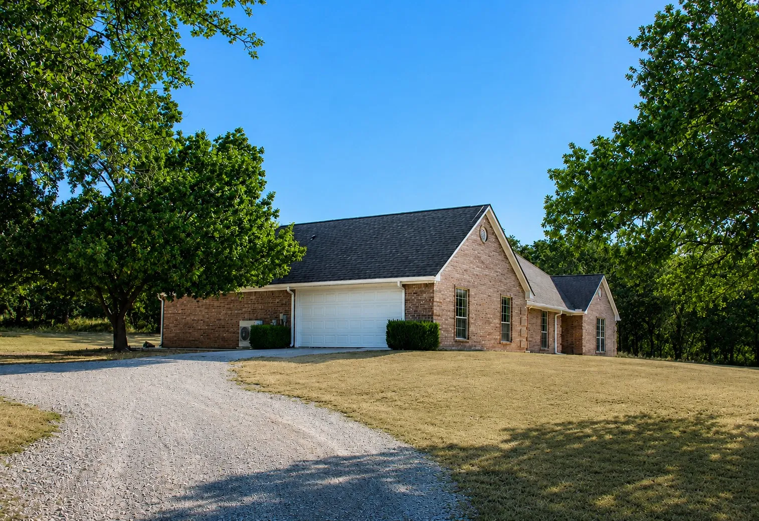 Single Family Residence For Sale in Wise County , 9296 Fm 1810, Chico, Texas 76431, 3 Bedroom, 2 Bathroom, 2 Garage spaces, 1,757 Sqft, built in 2001, mls#21325935, Real Estate Agent in Chico, Homes For Sale in Wise county, Homes For Sale in Chico, Realtor in Chico Texas, Real Estate Brokerage Independent Realty Texas, Luminita Cordes Realtor