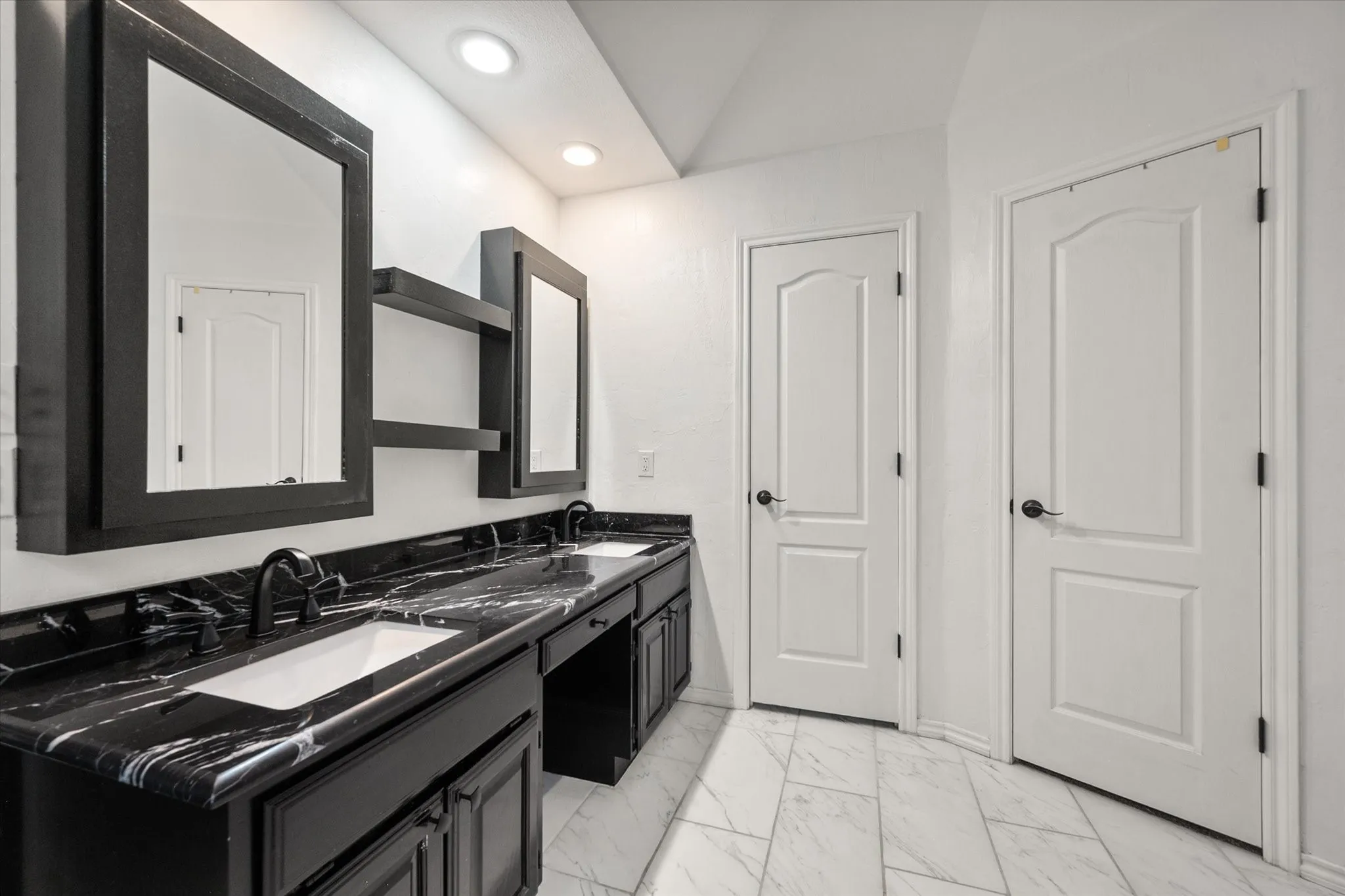 Updated on-suite primary bathroom
