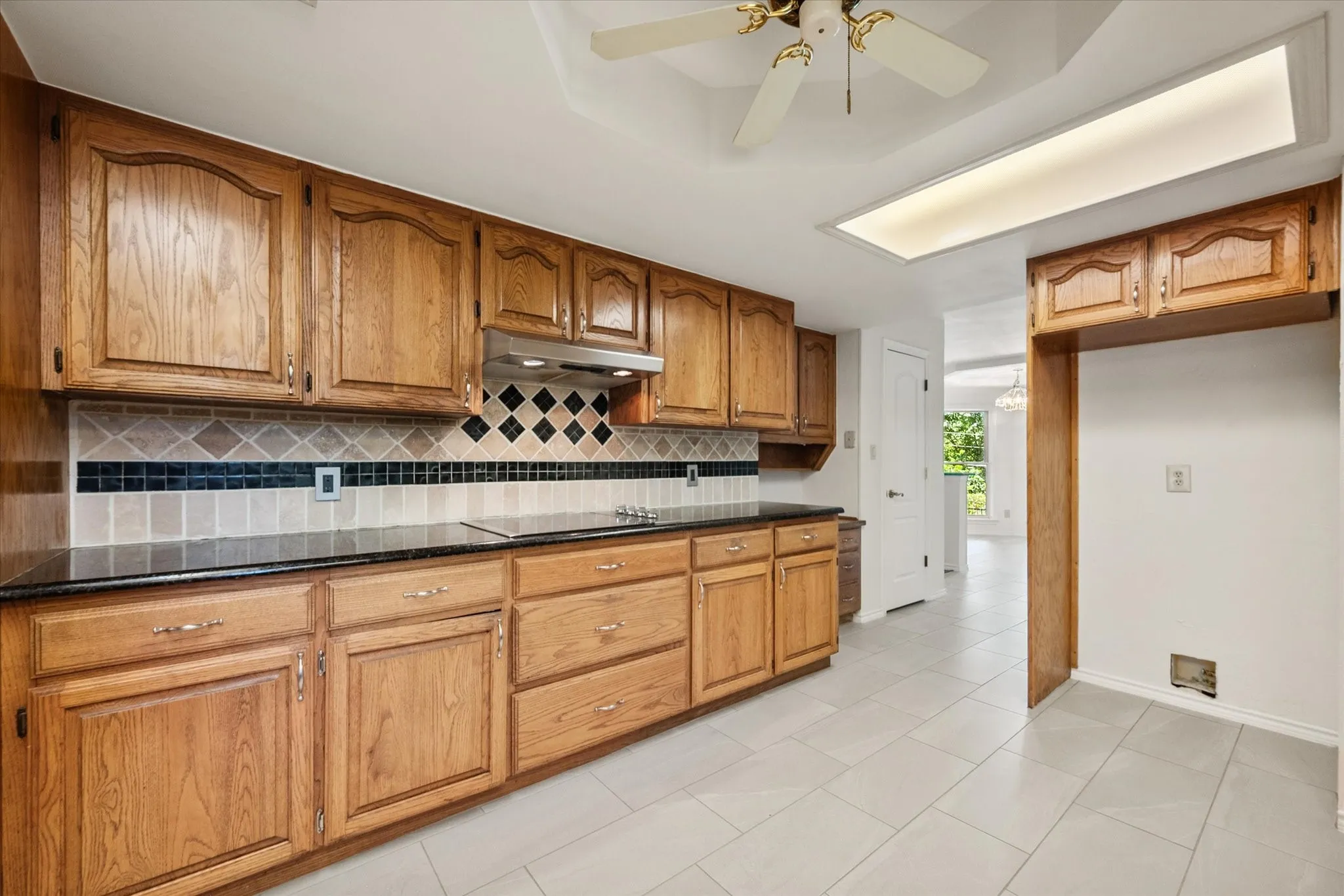 Single Family Residence For Sale in Tarrant County , 3425 Bridlegate Drive, Arlington, Texas 76016, 5 Bedroom, 3 Bathroom, 2 Garage spaces, 3,056 Sqft, built in 1987, mls#21326343, Real Estate Agent in Arlington, Homes For Sale in Tarrant county, Homes For Sale in Arlington, Realtor in Arlington Texas, Real Estate Brokerage Independent Realty Texas, Luminita Cordes Realtor