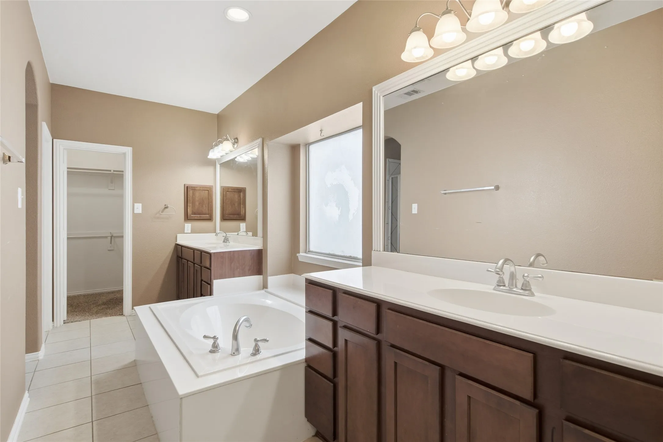 Single Family Residence For Sale in Denton County , 1728 Mercer Way, Savannah, Texas 76227, 3 Bedroom, 2 Bathroom, 2 Garage spaces, 1,670 Sqft, built in 2004, mls#21327285, Real Estate Agent in Savannah, Homes For Sale in Denton county, Homes For Sale in Savannah, Realtor in Savannah Texas, Real Estate Brokerage Independent Realty Texas, Luminita Cordes Realtor