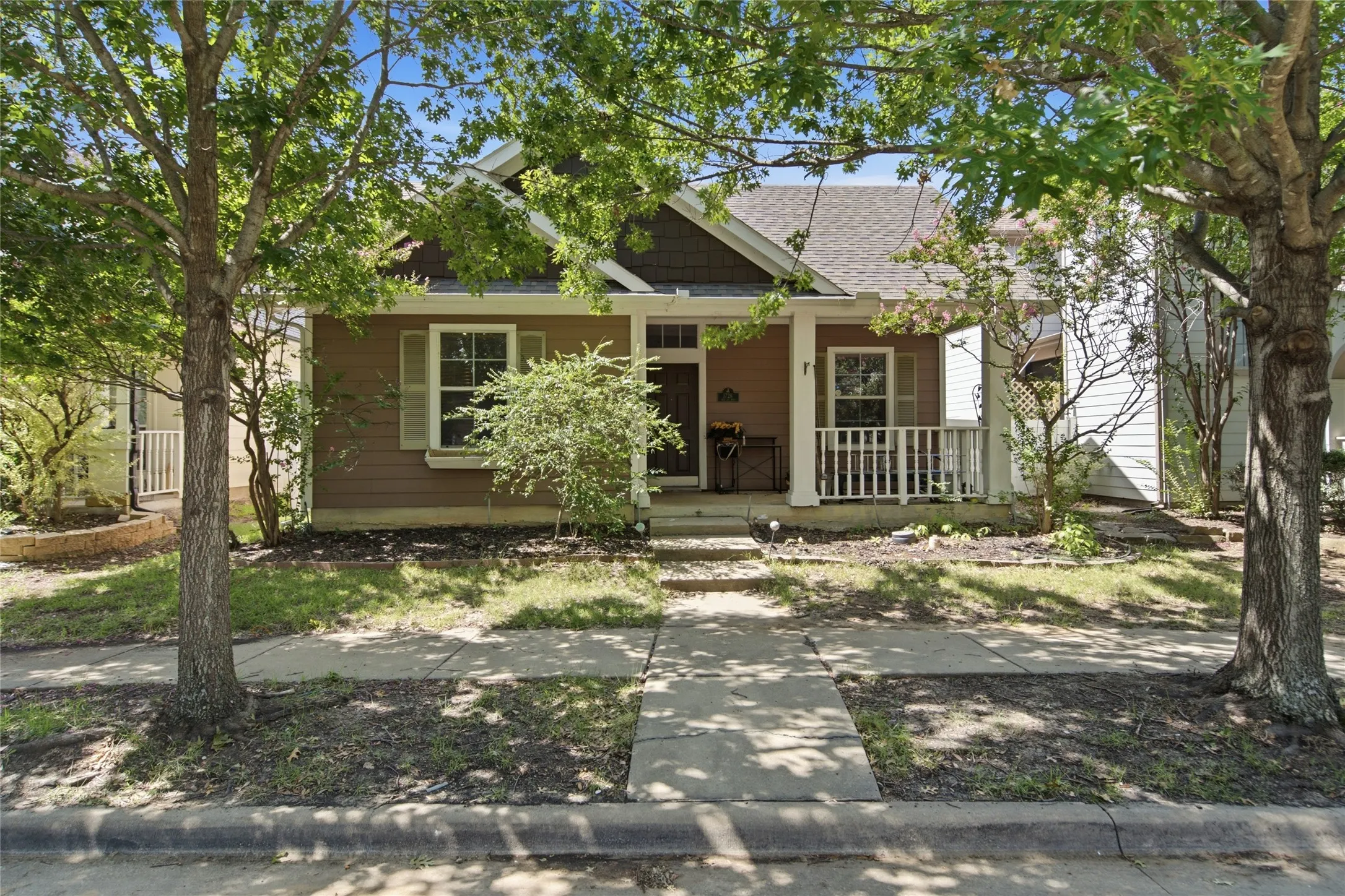 Single Family Residence For Sale in Denton County , 1728 Mercer Way, Savannah, Texas 76227, 3 Bedroom, 2 Bathroom, 2 Garage spaces, 1,670 Sqft, built in 2004, mls#21327285, Real Estate Agent in Savannah, Homes For Sale in Denton county, Homes For Sale in Savannah, Realtor in Savannah Texas, Real Estate Brokerage Independent Realty Texas, Luminita Cordes Realtor