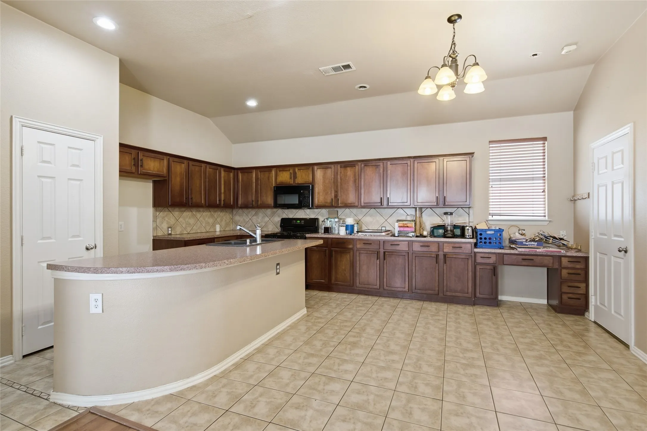 Single Family Residence For Sale in Denton County , 1728 Mercer Way, Savannah, Texas 76227, 3 Bedroom, 2 Bathroom, 2 Garage spaces, 1,670 Sqft, built in 2004, mls#21327285, Real Estate Agent in Savannah, Homes For Sale in Denton county, Homes For Sale in Savannah, Realtor in Savannah Texas, Real Estate Brokerage Independent Realty Texas, Luminita Cordes Realtor