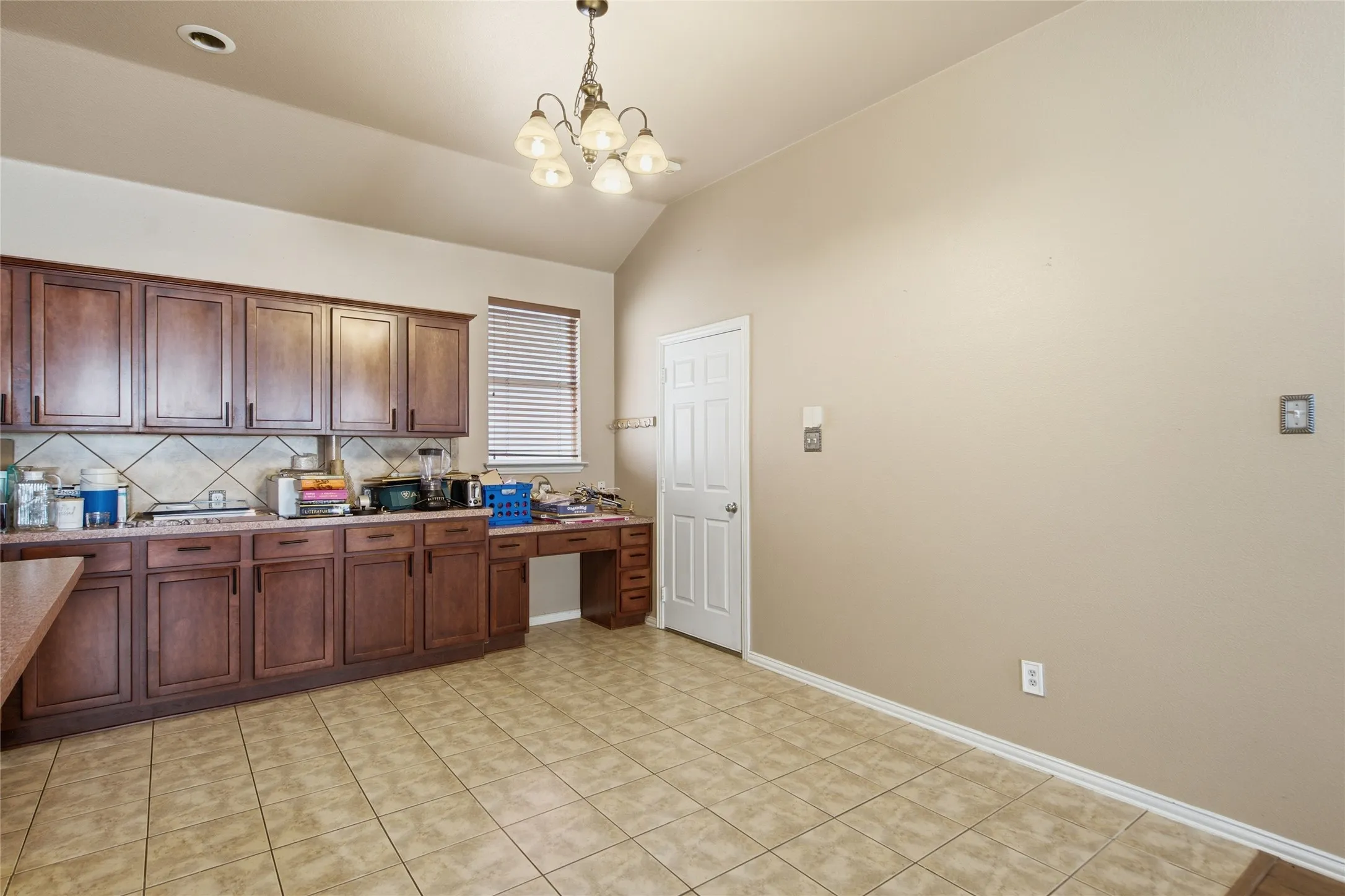 Single Family Residence For Sale in Denton County , 1728 Mercer Way, Savannah, Texas 76227, 3 Bedroom, 2 Bathroom, 2 Garage spaces, 1,670 Sqft, built in 2004, mls#21327285, Real Estate Agent in Savannah, Homes For Sale in Denton county, Homes For Sale in Savannah, Realtor in Savannah Texas, Real Estate Brokerage Independent Realty Texas, Luminita Cordes Realtor