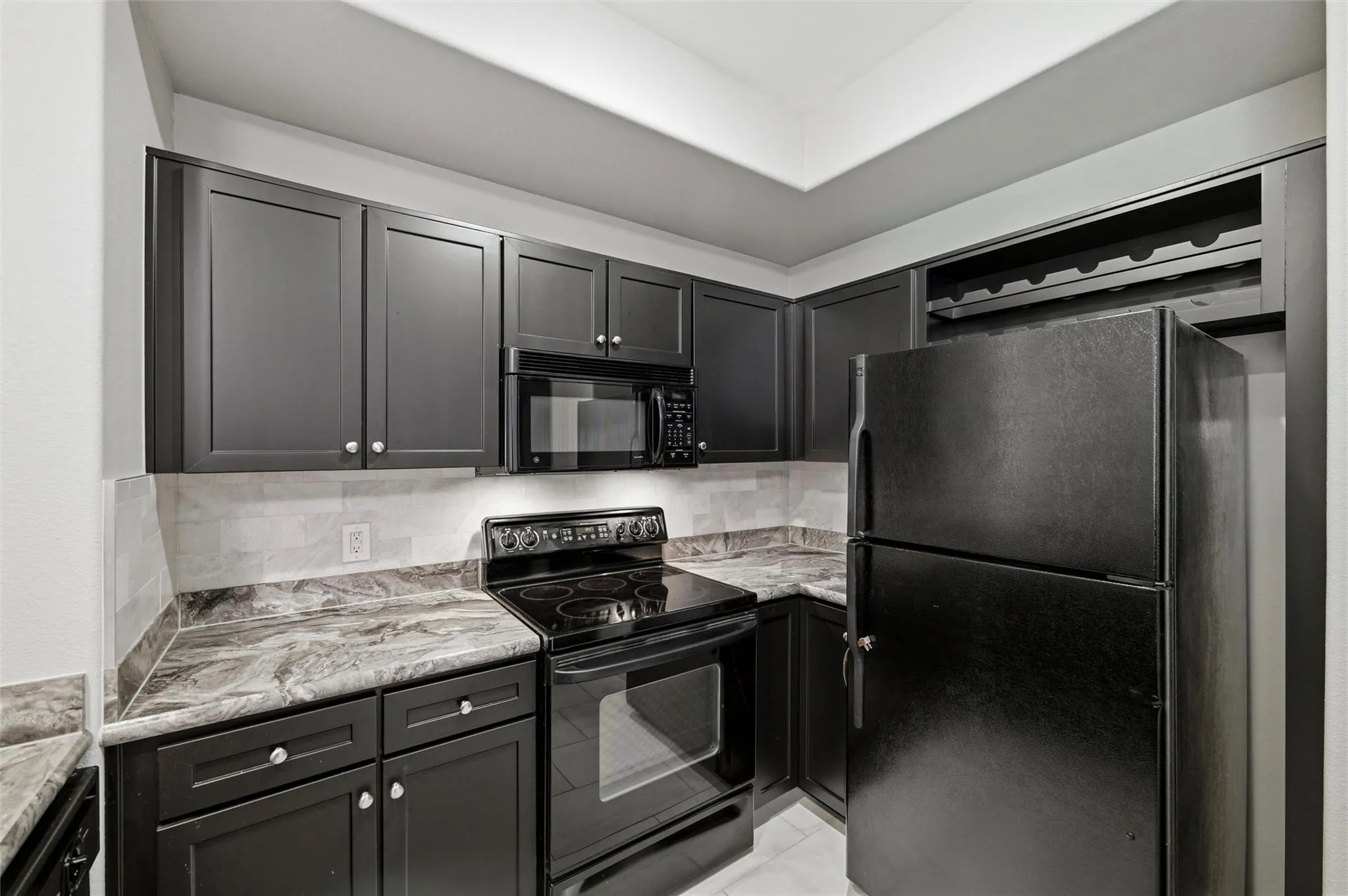 Condominium For Sale in Dallas County , 330 Las Colinas Boulevard E 236, Irving, Texas 75039, 1 Bedroom, 1 Bathroom, 1 Garage spaces, 813 Sqft, built in 2001, mls#21326659, Real Estate Agent in Irving, Homes For Sale in Dallas county, Homes For Sale in Irving, Realtor in Irving Texas, Real Estate Brokerage Independent Realty Texas, Luminita Cordes Realtor