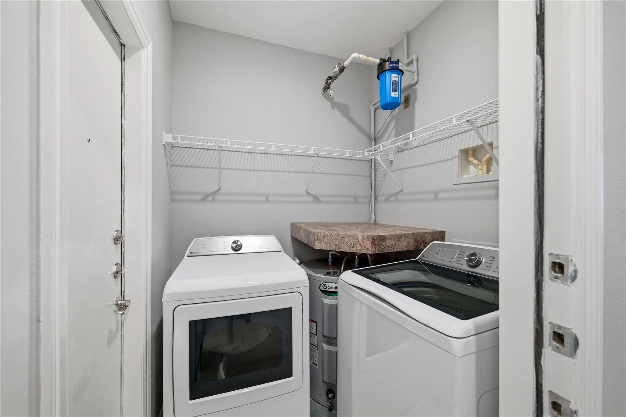 Condominium For Sale in Dallas County , 330 Las Colinas Boulevard E 236, Irving, Texas 75039, 1 Bedroom, 1 Bathroom, 1 Garage spaces, 813 Sqft, built in 2001, mls#21326659, Real Estate Agent in Irving, Homes For Sale in Dallas county, Homes For Sale in Irving, Realtor in Irving Texas, Real Estate Brokerage Independent Realty Texas, Luminita Cordes Realtor