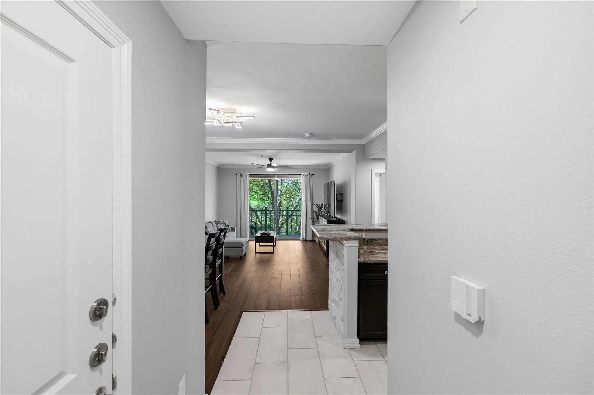 Condominium For Sale in Dallas County , 330 Las Colinas Boulevard E 236, Irving, Texas 75039, 1 Bedroom, 1 Bathroom, 1 Garage spaces, 813 Sqft, built in 2001, mls#21326659, Real Estate Agent in Irving, Homes For Sale in Dallas county, Homes For Sale in Irving, Realtor in Irving Texas, Real Estate Brokerage Independent Realty Texas, Luminita Cordes Realtor