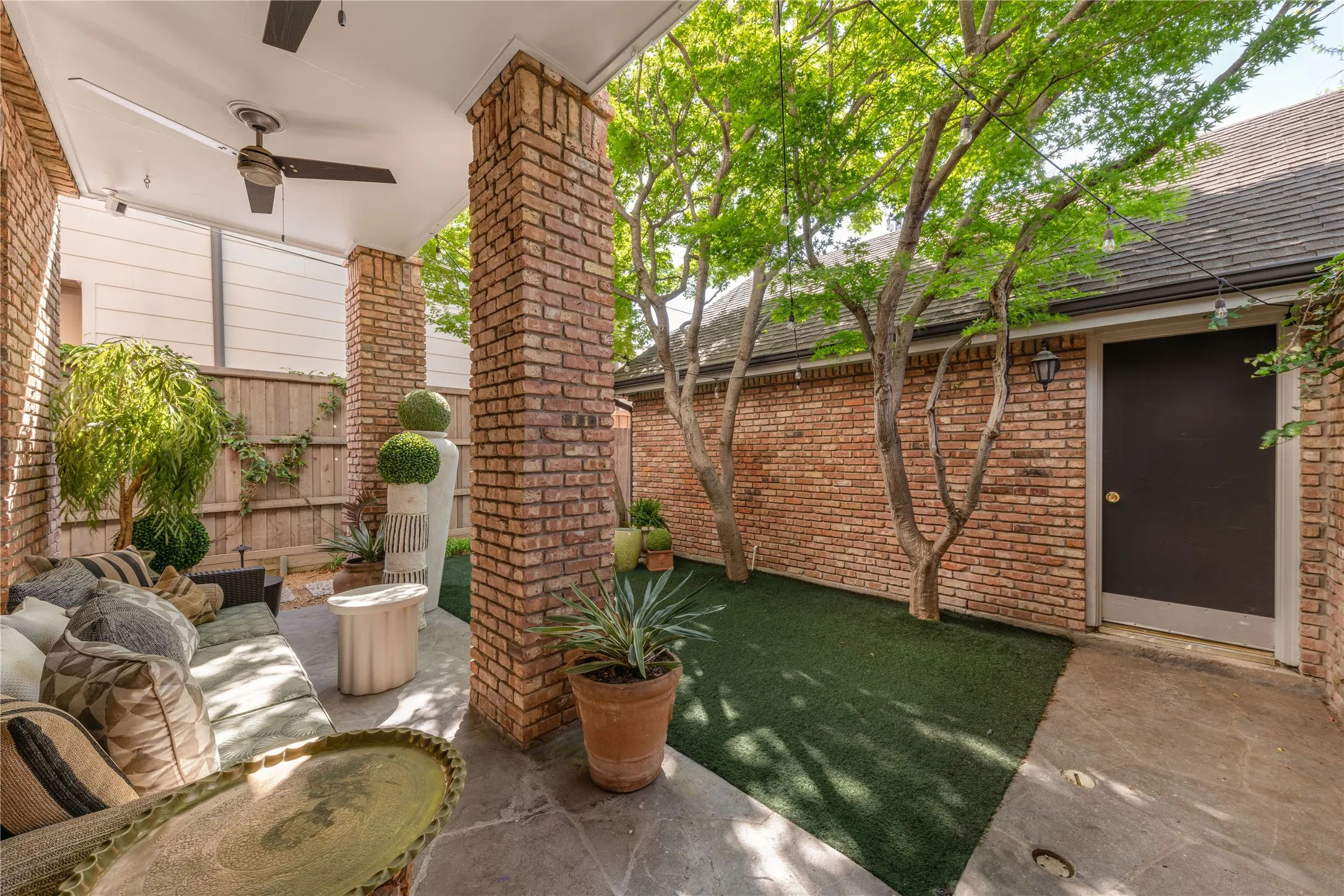 Single Family Residence For Sale in Dallas County , 3705 Binkley Avenue, University Park, Texas 75205, 3 Bedroom, 3 Bathroom, 2 Garage spaces, 3,176 Sqft, built in 1985, mls#21327099, Real Estate Agent in University Park, Homes For Sale in Dallas county, Homes For Sale in University Park, Realtor in University Park Texas, Real Estate Brokerage Independent Realty Texas, Luminita Cordes Realtor