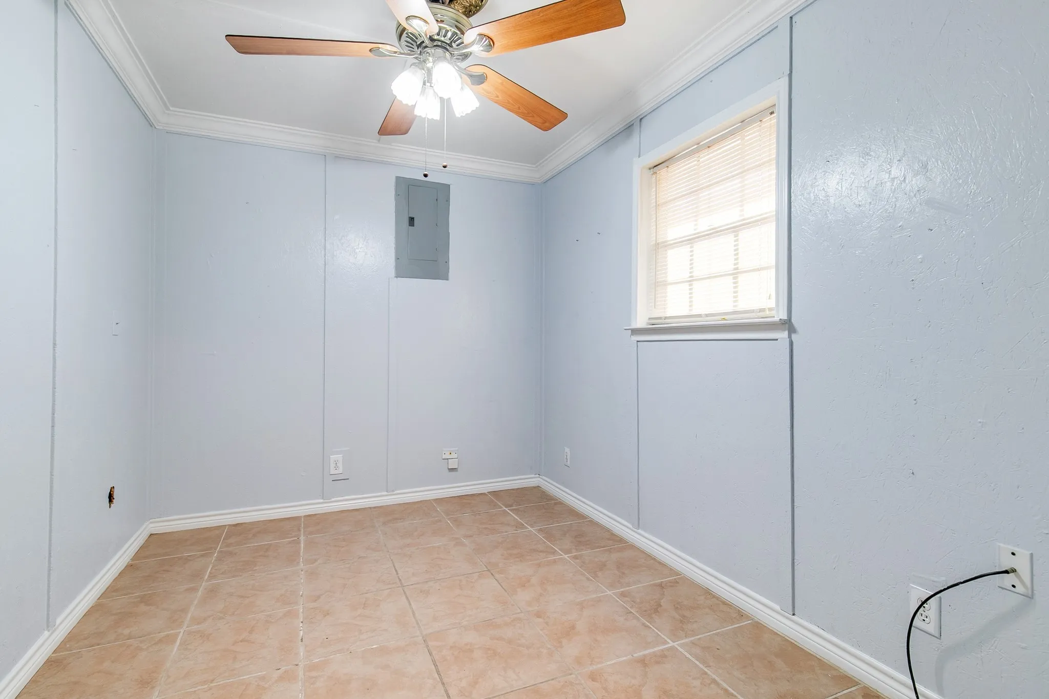 Single Family Residence For Sale in Denton County , 402 Baseline Road, Krugerville, Texas 76227, 3 Bedroom, 2 Bathroom, 4 Garage spaces, 1,809 Sqft, built in 1968, mls#21326792, Real Estate Agent in Krugerville, Homes For Sale in Denton county, Homes For Sale in Krugerville, Realtor in Krugerville Texas, Real Estate Brokerage Independent Realty Texas, Luminita Cordes Realtor