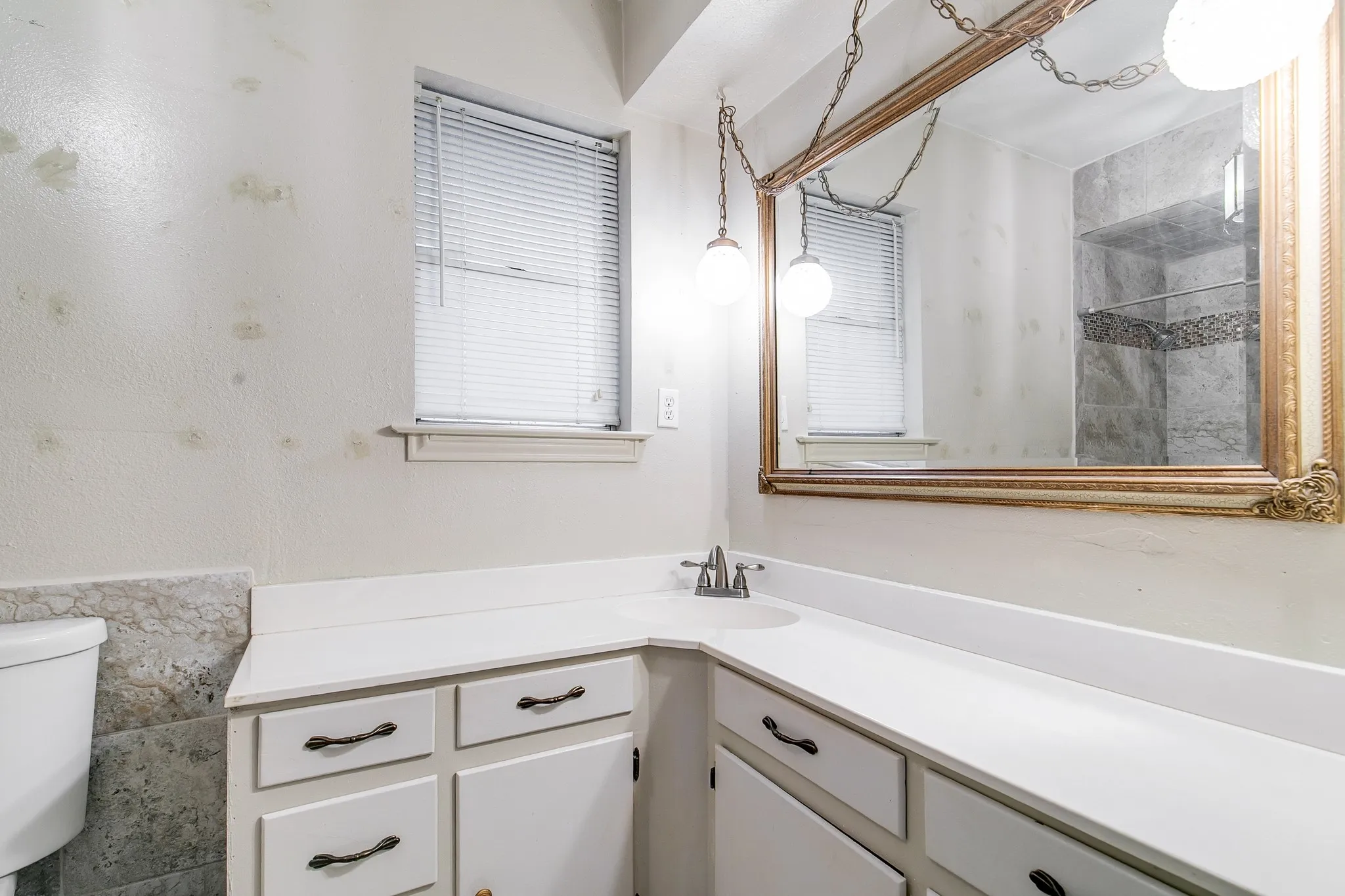 Single Family Residence For Sale in Denton County , 402 Baseline Road, Krugerville, Texas 76227, 3 Bedroom, 2 Bathroom, 4 Garage spaces, 1,809 Sqft, built in 1968, mls#21326792, Real Estate Agent in Krugerville, Homes For Sale in Denton county, Homes For Sale in Krugerville, Realtor in Krugerville Texas, Real Estate Brokerage Independent Realty Texas, Luminita Cordes Realtor
