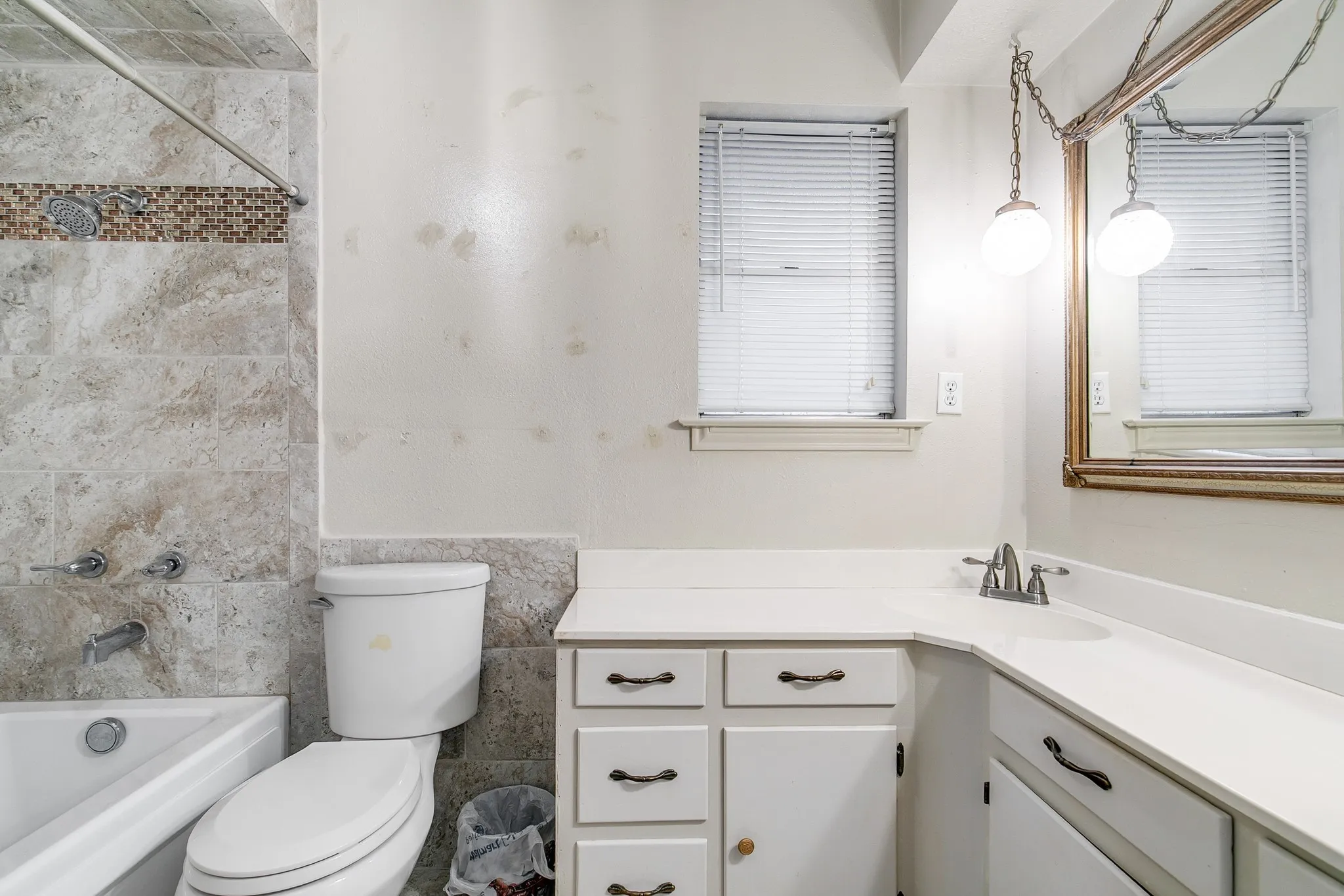 Single Family Residence For Sale in Denton County , 402 Baseline Road, Krugerville, Texas 76227, 3 Bedroom, 2 Bathroom, 4 Garage spaces, 1,809 Sqft, built in 1968, mls#21326792, Real Estate Agent in Krugerville, Homes For Sale in Denton county, Homes For Sale in Krugerville, Realtor in Krugerville Texas, Real Estate Brokerage Independent Realty Texas, Luminita Cordes Realtor