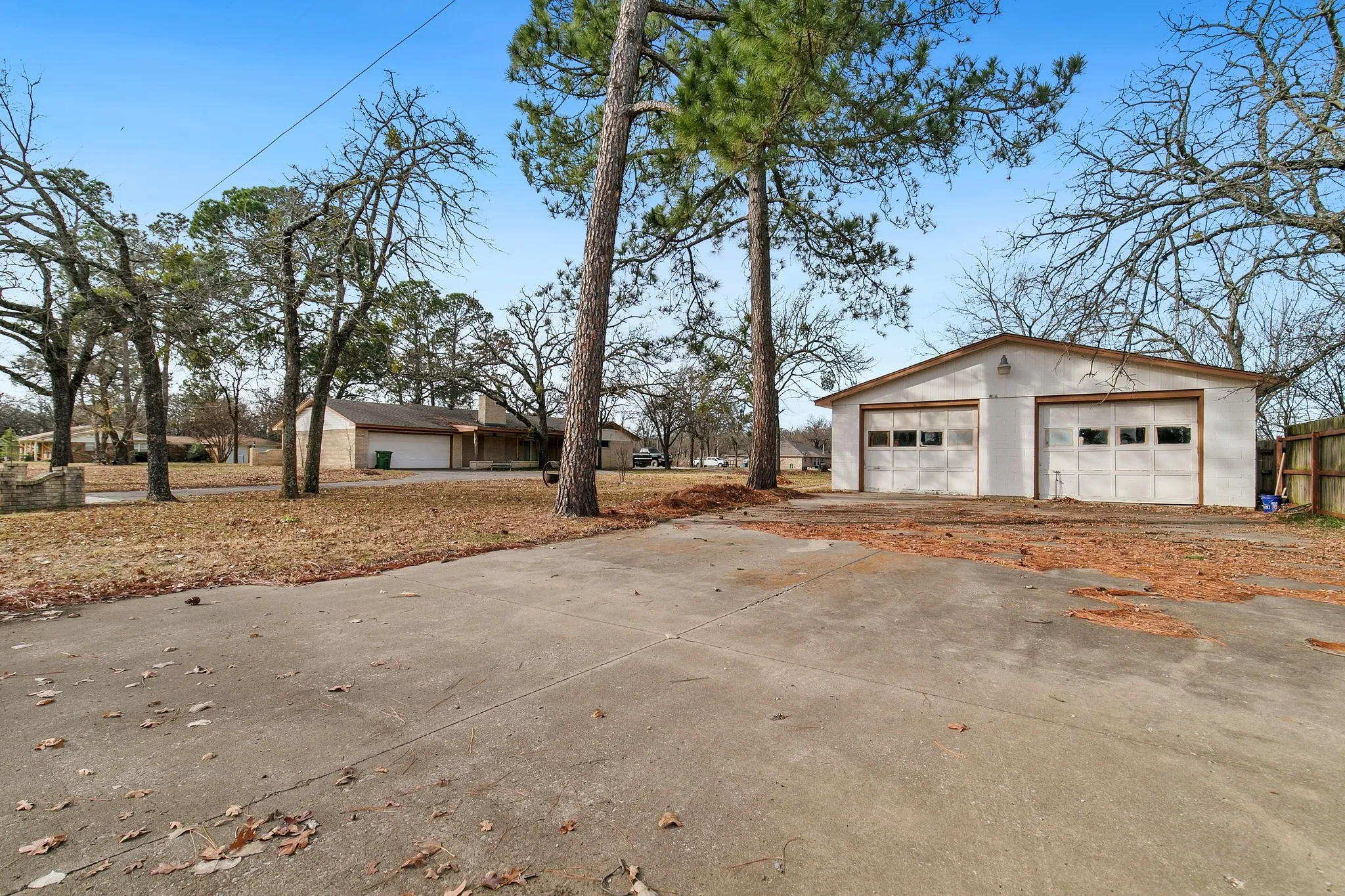Single Family Residence For Sale in Denton County , 402 Baseline Road, Krugerville, Texas 76227, 3 Bedroom, 2 Bathroom, 4 Garage spaces, 1,809 Sqft, built in 1968, mls#21326792, Real Estate Agent in Krugerville, Homes For Sale in Denton county, Homes For Sale in Krugerville, Realtor in Krugerville Texas, Real Estate Brokerage Independent Realty Texas, Luminita Cordes Realtor