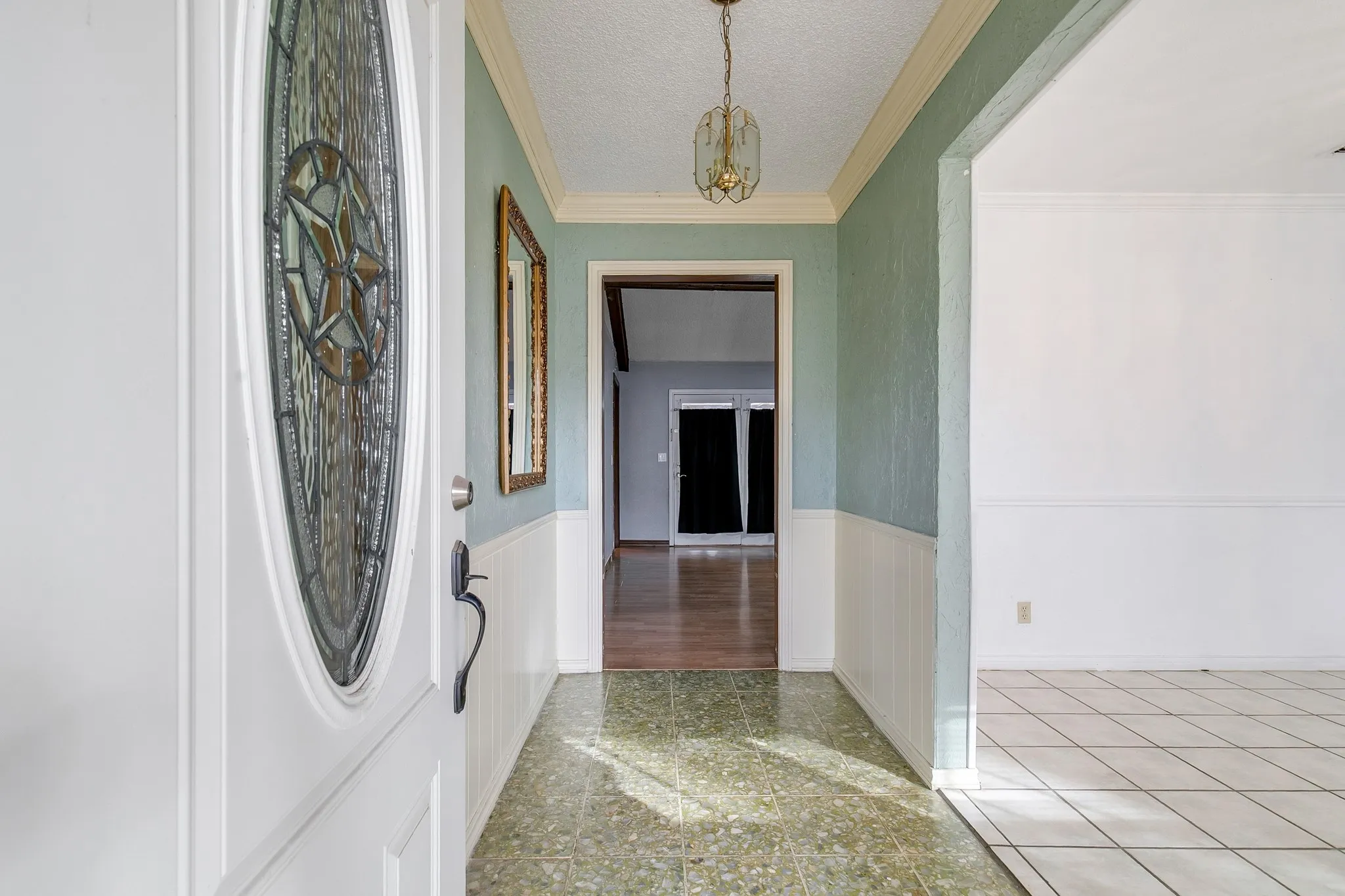 Single Family Residence For Sale in Denton County , 402 Baseline Road, Krugerville, Texas 76227, 3 Bedroom, 2 Bathroom, 4 Garage spaces, 1,809 Sqft, built in 1968, mls#21326792, Real Estate Agent in Krugerville, Homes For Sale in Denton county, Homes For Sale in Krugerville, Realtor in Krugerville Texas, Real Estate Brokerage Independent Realty Texas, Luminita Cordes Realtor