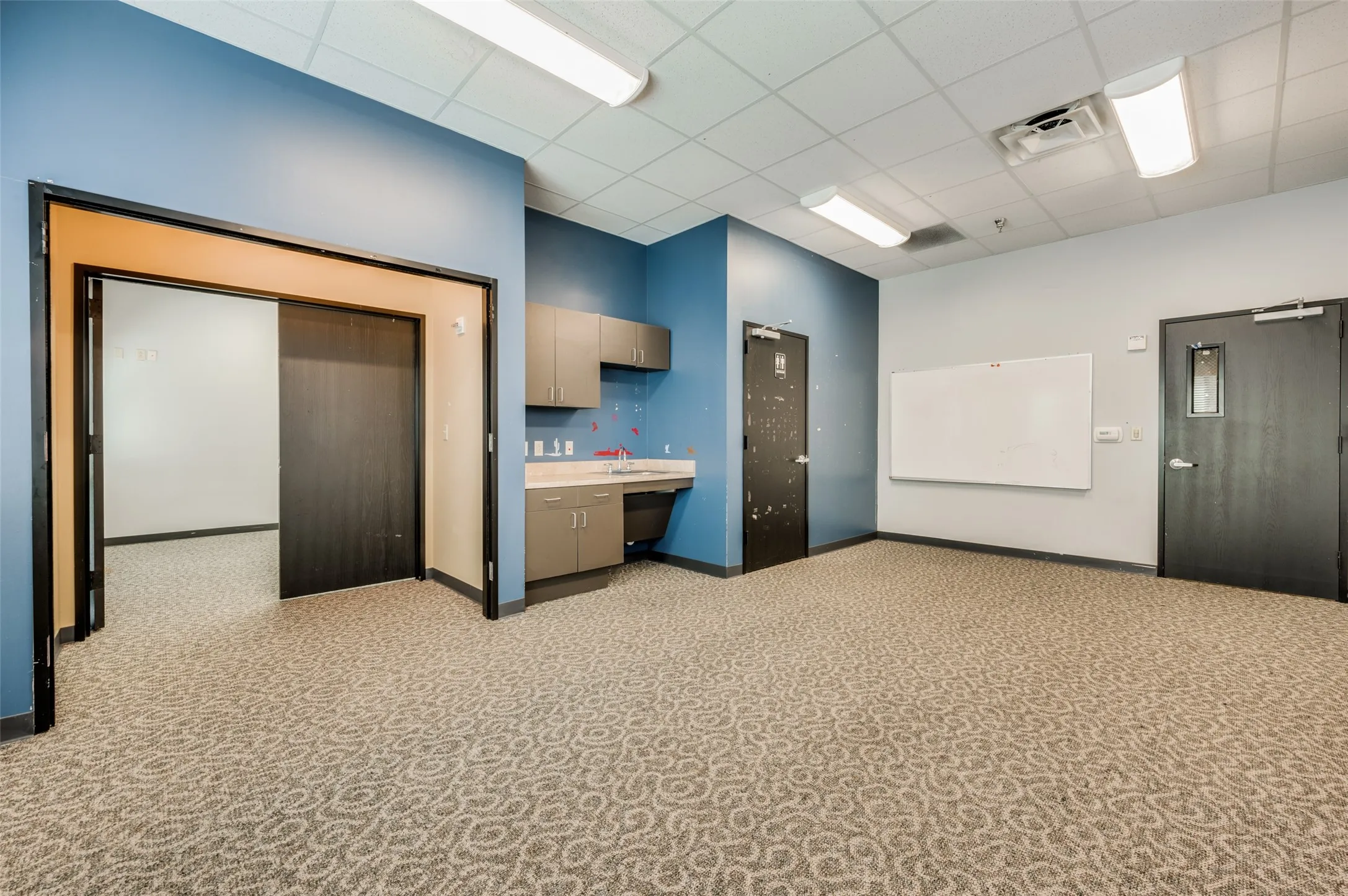Office For Sale in Dallas County , 8880 N Macarthur Boulevard 100, Irving, Texas 75063, 0, 0, Garage spaces, 0 Sqft, built in 2005, mls#21327304, Real Estate Agent in Irving, Homes For Sale in Dallas county, Homes For Sale in Irving, Realtor in Irving Texas, Real Estate Brokerage Independent Realty Texas, Luminita Cordes Realtor
