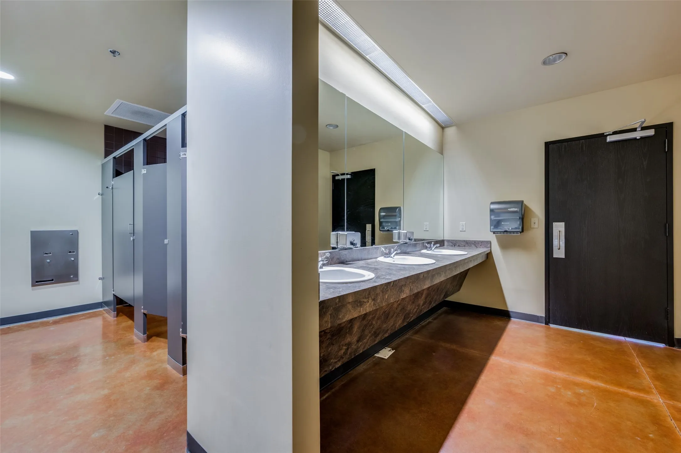 Office For Sale in Dallas County , 8880 N Macarthur Boulevard 100, Irving, Texas 75063, 0, 0, Garage spaces, 0 Sqft, built in 2005, mls#21327304, Real Estate Agent in Irving, Homes For Sale in Dallas county, Homes For Sale in Irving, Realtor in Irving Texas, Real Estate Brokerage Independent Realty Texas, Luminita Cordes Realtor