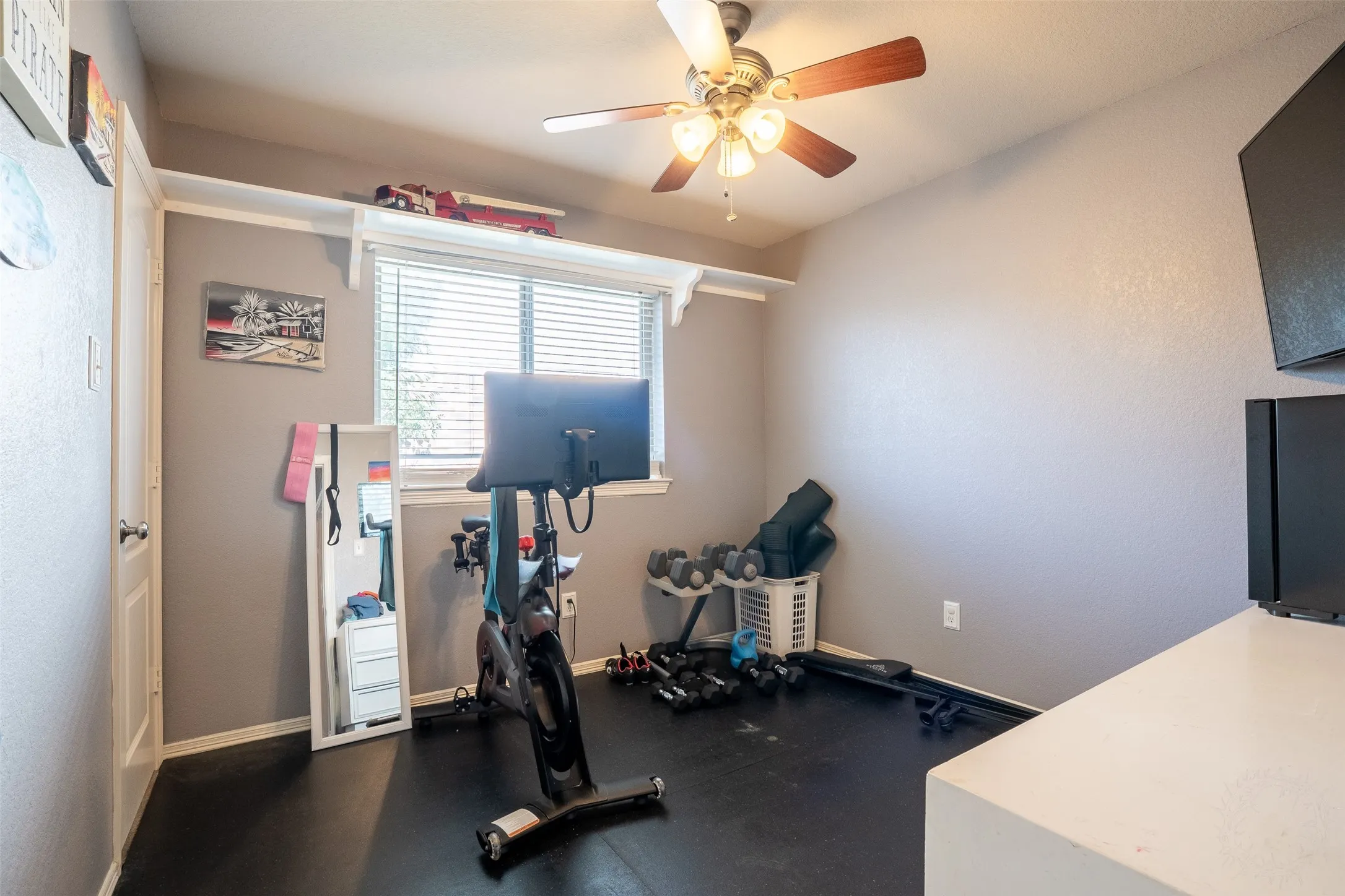 Single Family Residence For Sale in Tarrant County , 424 NE Murphy Road, Burleson, Texas 76028, 3 Bedroom, 2 Bathroom, 2 Garage spaces, 1,461 Sqft, built in 2004, mls#21313818, Real Estate Agent in Burleson, Homes For Sale in Tarrant county, Homes For Sale in Burleson, Realtor in Burleson Texas, Real Estate Brokerage Independent Realty Texas, Luminita Cordes Realtor