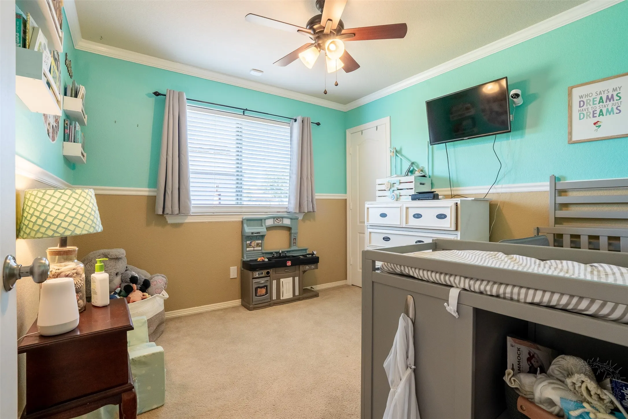 Single Family Residence For Sale in Tarrant County , 424 NE Murphy Road, Burleson, Texas 76028, 3 Bedroom, 2 Bathroom, 2 Garage spaces, 1,461 Sqft, built in 2004, mls#21313818, Real Estate Agent in Burleson, Homes For Sale in Tarrant county, Homes For Sale in Burleson, Realtor in Burleson Texas, Real Estate Brokerage Independent Realty Texas, Luminita Cordes Realtor