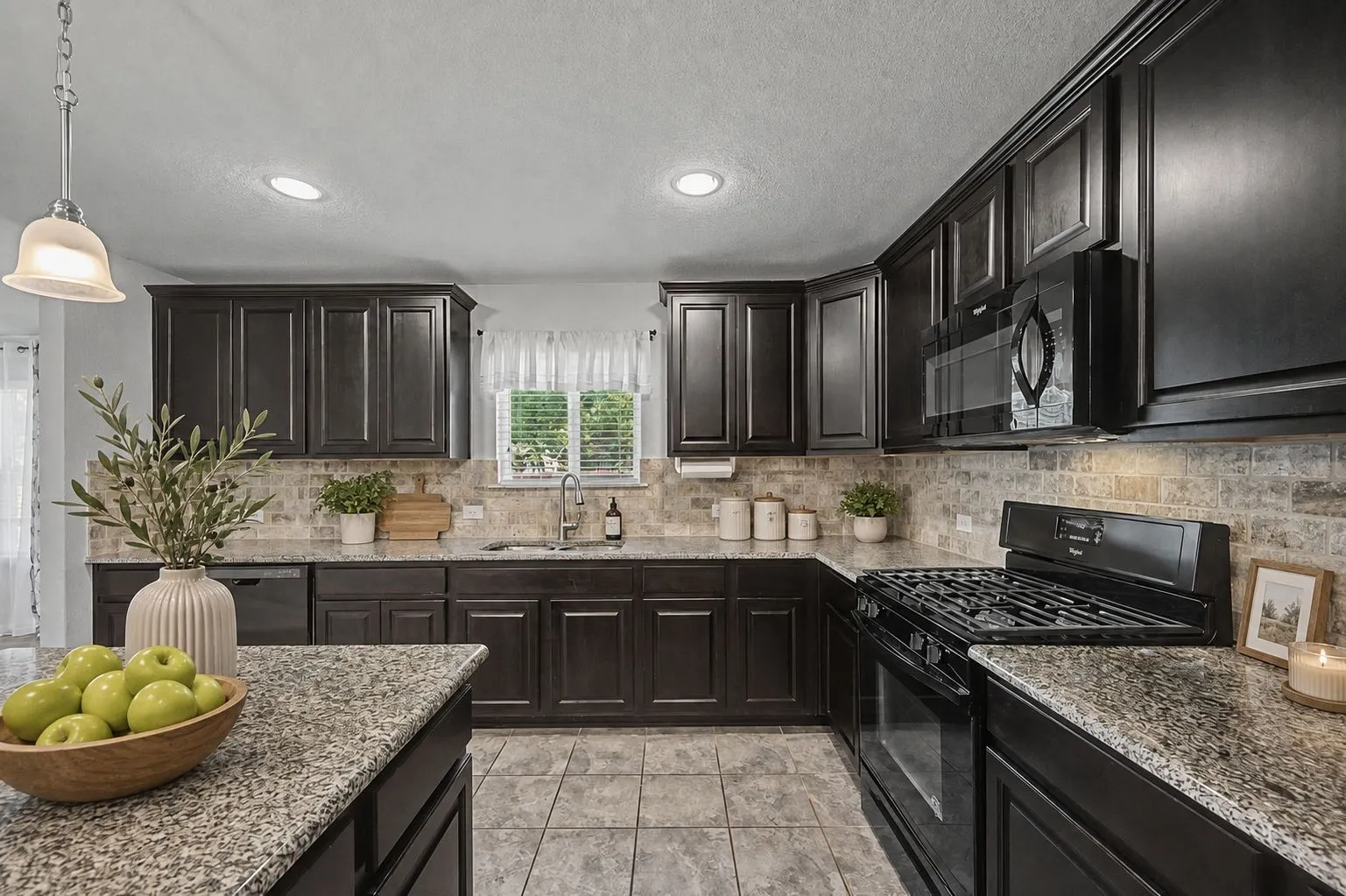 Single Family Residence For Sale in Denton County , 6993 Hickory Creek Drive, Frisco, Texas 75036, 3 Bedroom, 2 Bathroom, 2 Garage spaces, 1,680 Sqft, built in 2017, mls#21295585, Real Estate Agent in Frisco, Homes For Sale in Denton county, Homes For Sale in Frisco, Realtor in Frisco Texas, Real Estate Brokerage Independent Realty Texas, Luminita Cordes Realtor