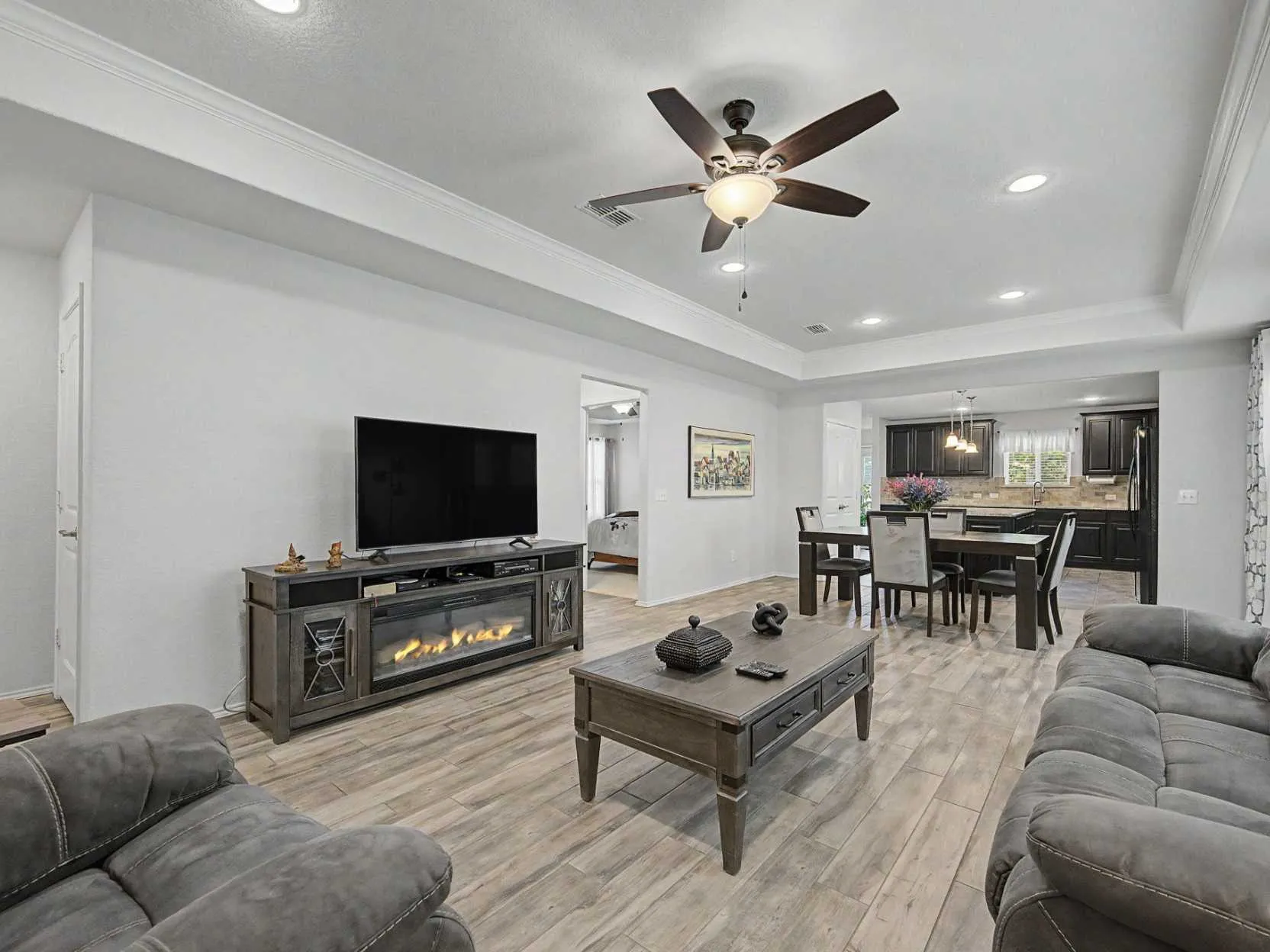 Single Family Residence For Sale in Denton County , 6993 Hickory Creek Drive, Frisco, Texas 75036, 3 Bedroom, 2 Bathroom, 2 Garage spaces, 1,680 Sqft, built in 2017, mls#21295585, Real Estate Agent in Frisco, Homes For Sale in Denton county, Homes For Sale in Frisco, Realtor in Frisco Texas, Real Estate Brokerage Independent Realty Texas, Luminita Cordes Realtor