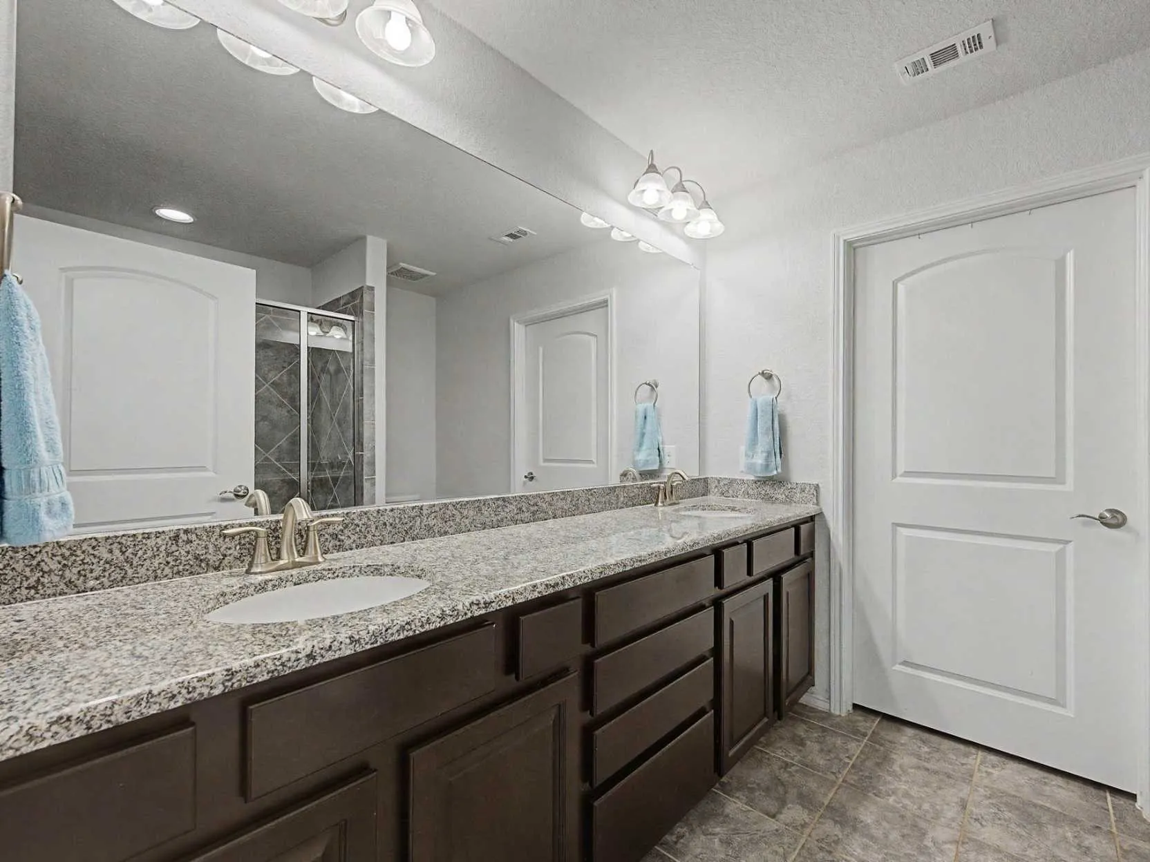 Single Family Residence For Sale in Denton County , 6993 Hickory Creek Drive, Frisco, Texas 75036, 3 Bedroom, 2 Bathroom, 2 Garage spaces, 1,680 Sqft, built in 2017, mls#21295585, Real Estate Agent in Frisco, Homes For Sale in Denton county, Homes For Sale in Frisco, Realtor in Frisco Texas, Real Estate Brokerage Independent Realty Texas, Luminita Cordes Realtor