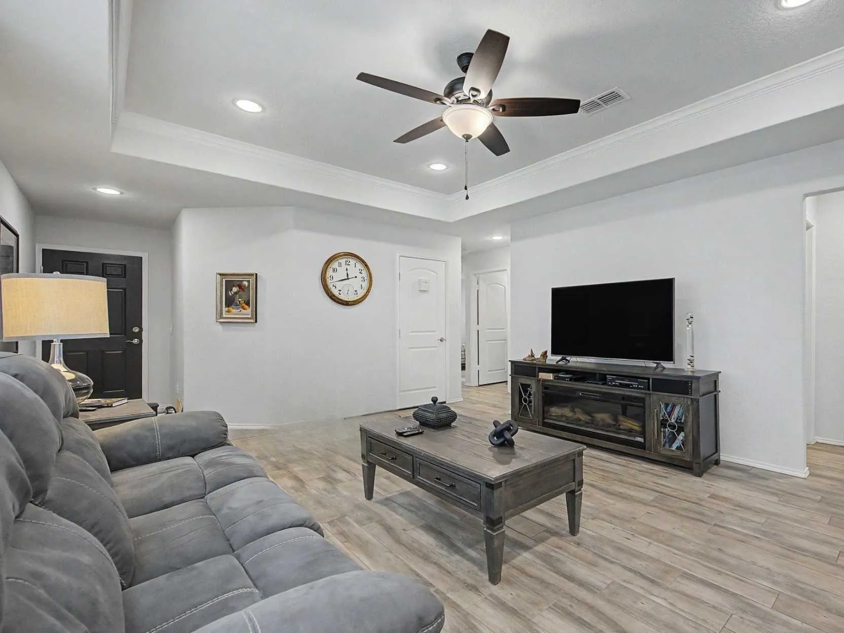 Single Family Residence For Sale in Denton County , 6993 Hickory Creek Drive, Frisco, Texas 75036, 3 Bedroom, 2 Bathroom, 2 Garage spaces, 1,680 Sqft, built in 2017, mls#21295585, Real Estate Agent in Frisco, Homes For Sale in Denton county, Homes For Sale in Frisco, Realtor in Frisco Texas, Real Estate Brokerage Independent Realty Texas, Luminita Cordes Realtor