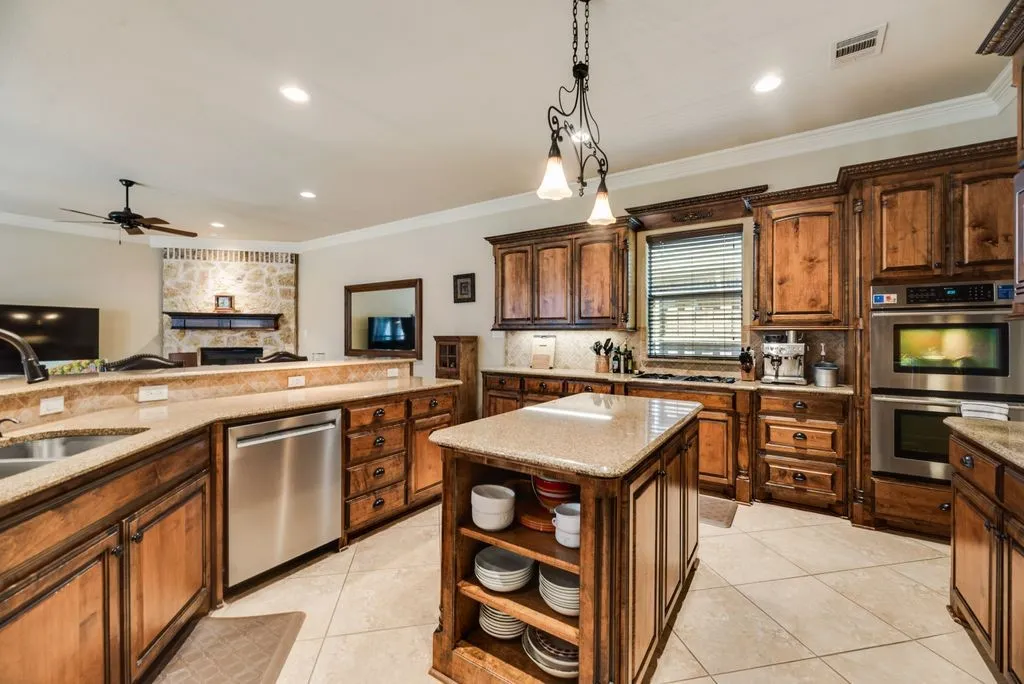 Single Family Residence For Sale in Denton County , 3595 Crossbow Drive, Frisco, Texas 75033, 5 Bedroom, 5 Bathroom, 3 Garage spaces, 4,607 Sqft, built in 2006, mls#21327090, Real Estate Agent in Frisco, Homes For Sale in Denton county, Homes For Sale in Frisco, Realtor in Frisco Texas, Real Estate Brokerage Independent Realty Texas, Luminita Cordes Realtor