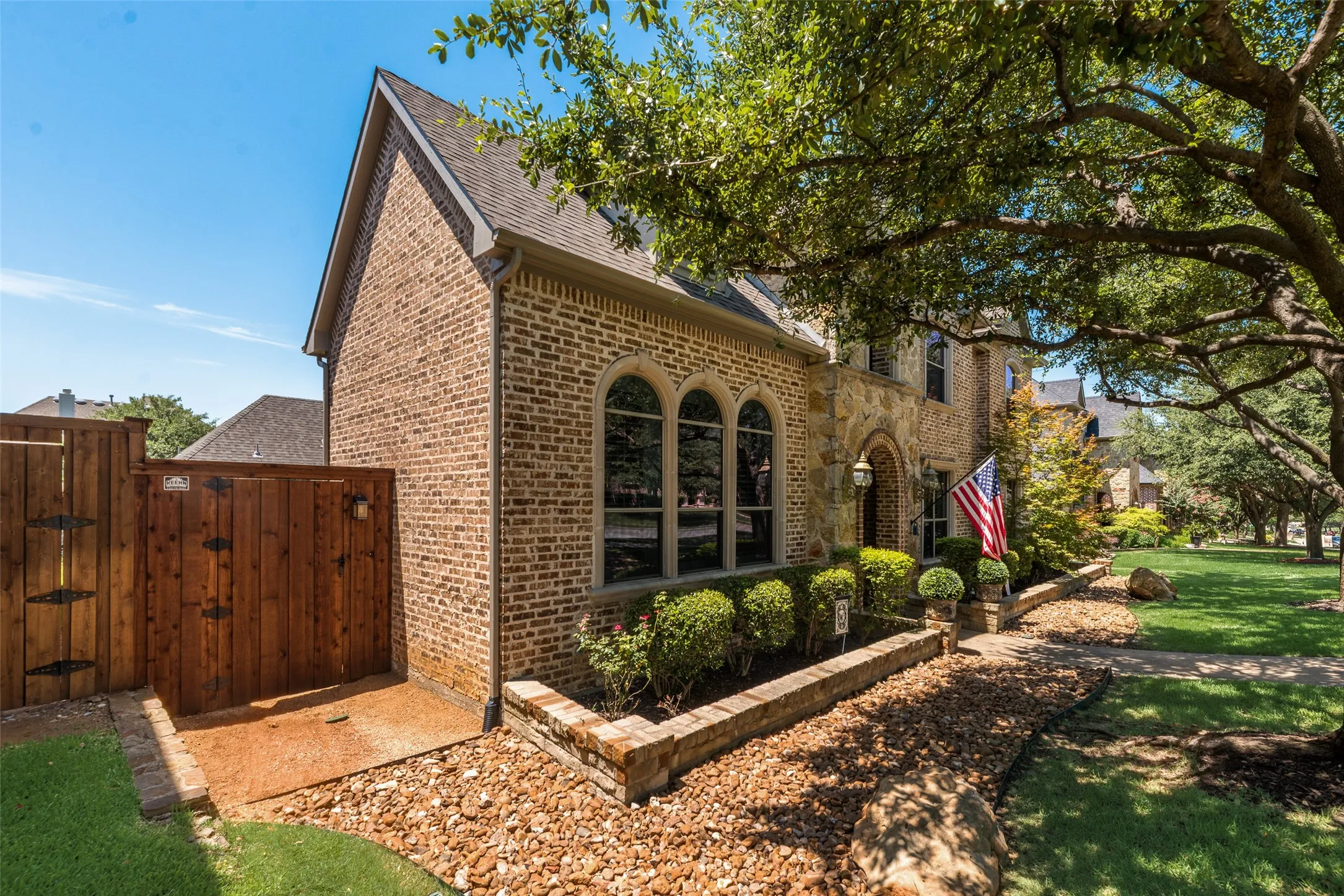 Single Family Residence For Sale in Denton County , 3595 Crossbow Drive, Frisco, Texas 75033, 5 Bedroom, 5 Bathroom, 3 Garage spaces, 4,607 Sqft, built in 2006, mls#21327090, Real Estate Agent in Frisco, Homes For Sale in Denton county, Homes For Sale in Frisco, Realtor in Frisco Texas, Real Estate Brokerage Independent Realty Texas, Luminita Cordes Realtor